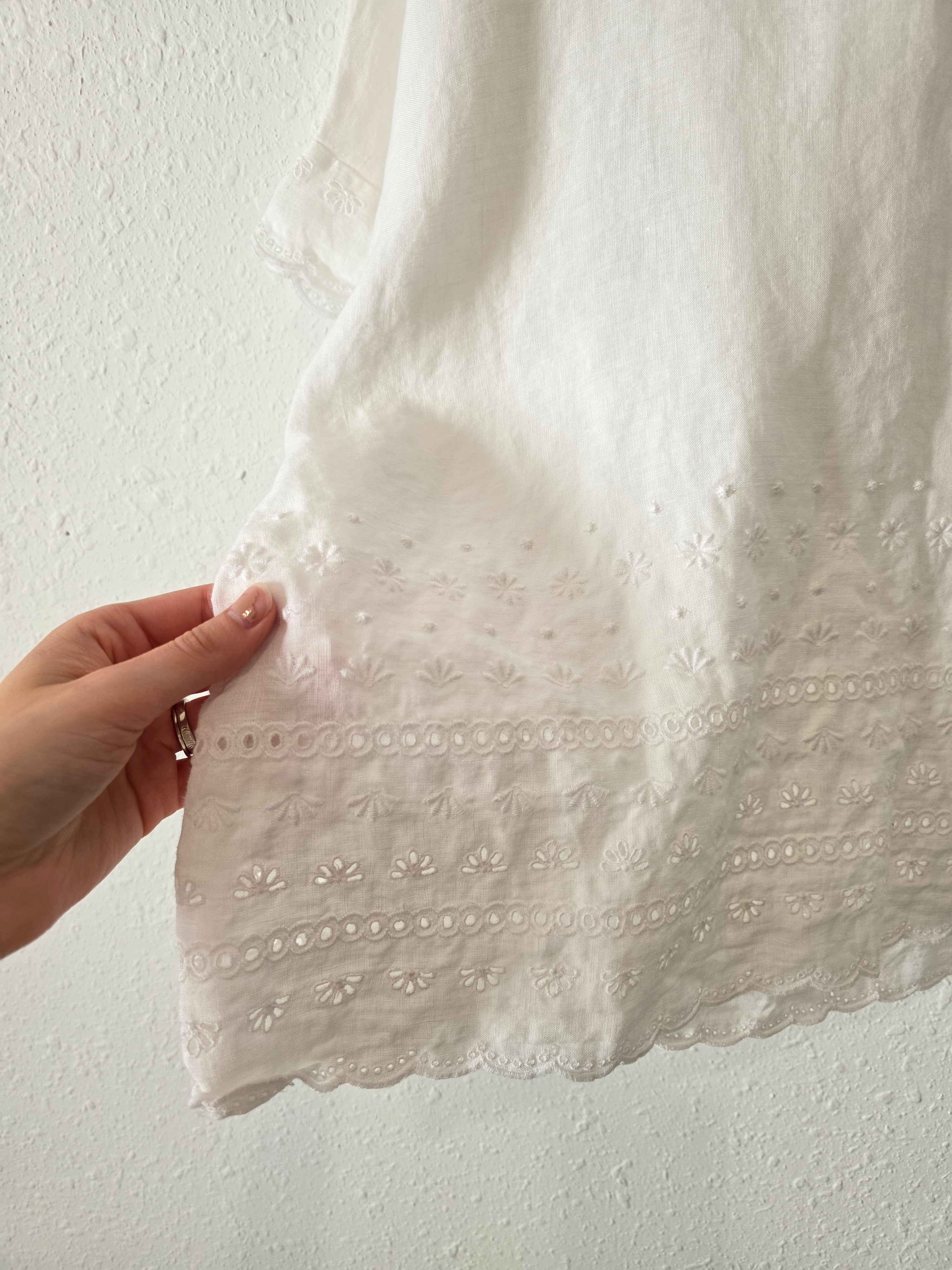 Floral Embroidered Linen Top (18P)
