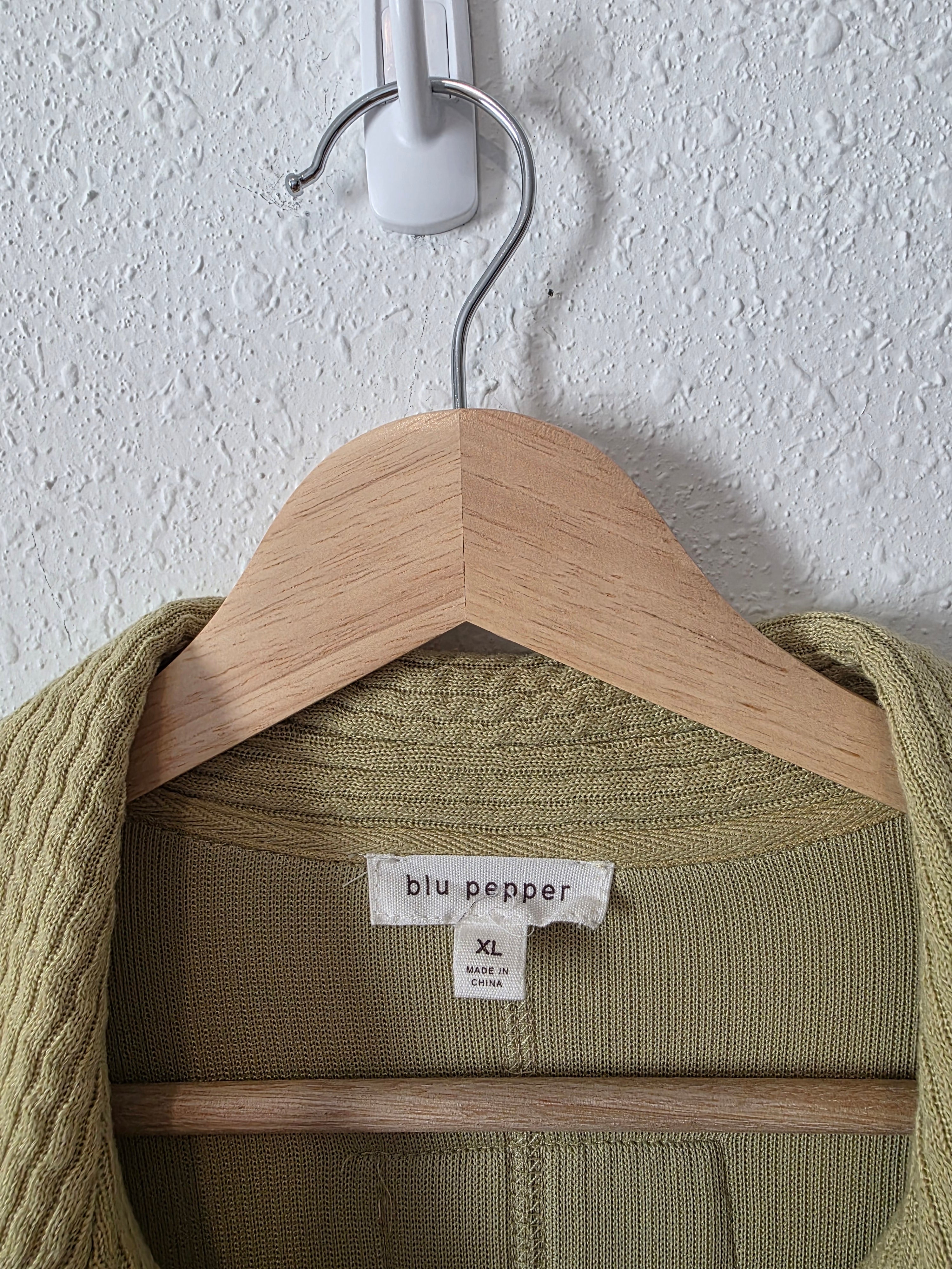 Green Textured Collared Top (XL)