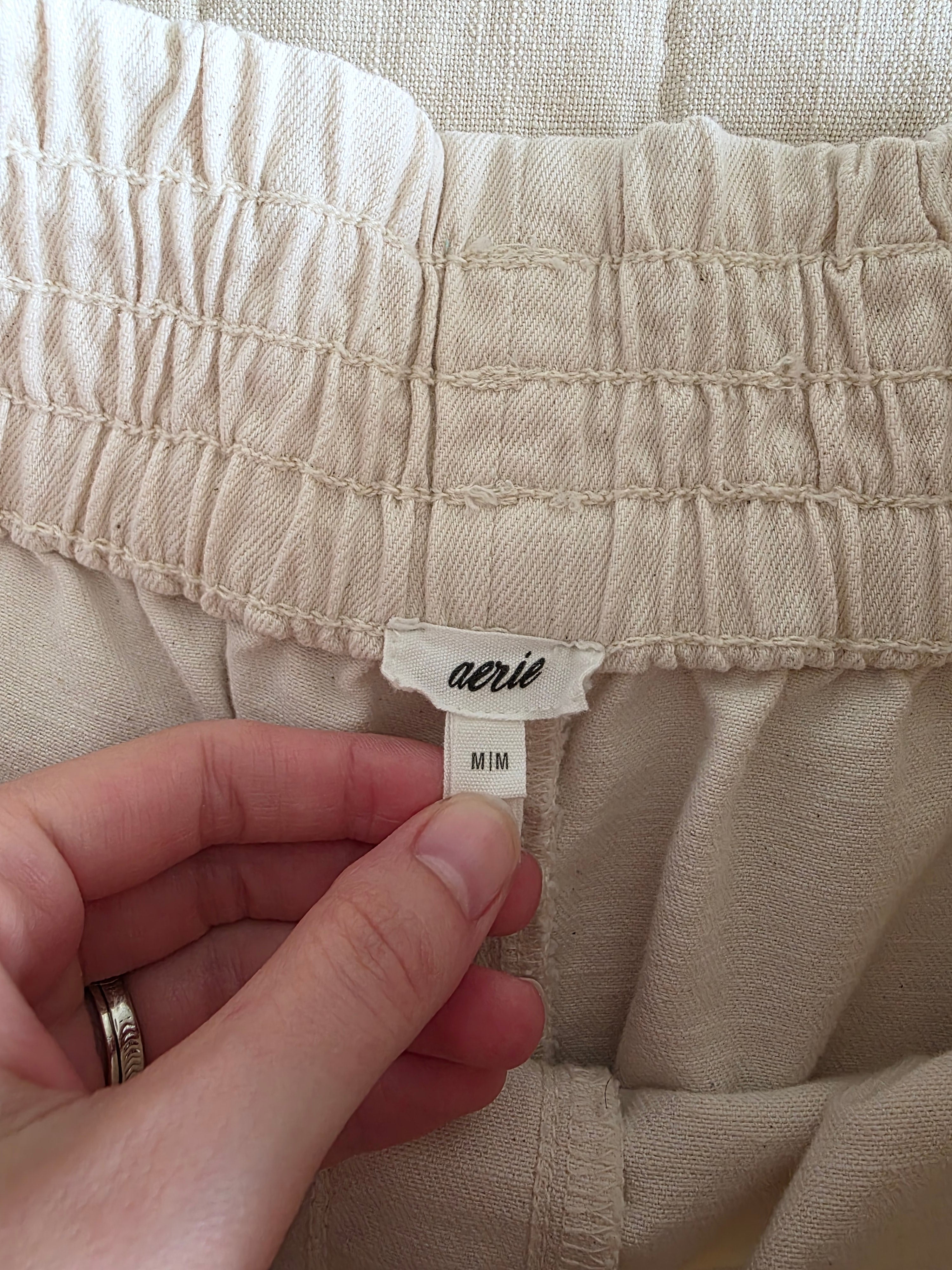 Aerie Cream Shorts (M)
