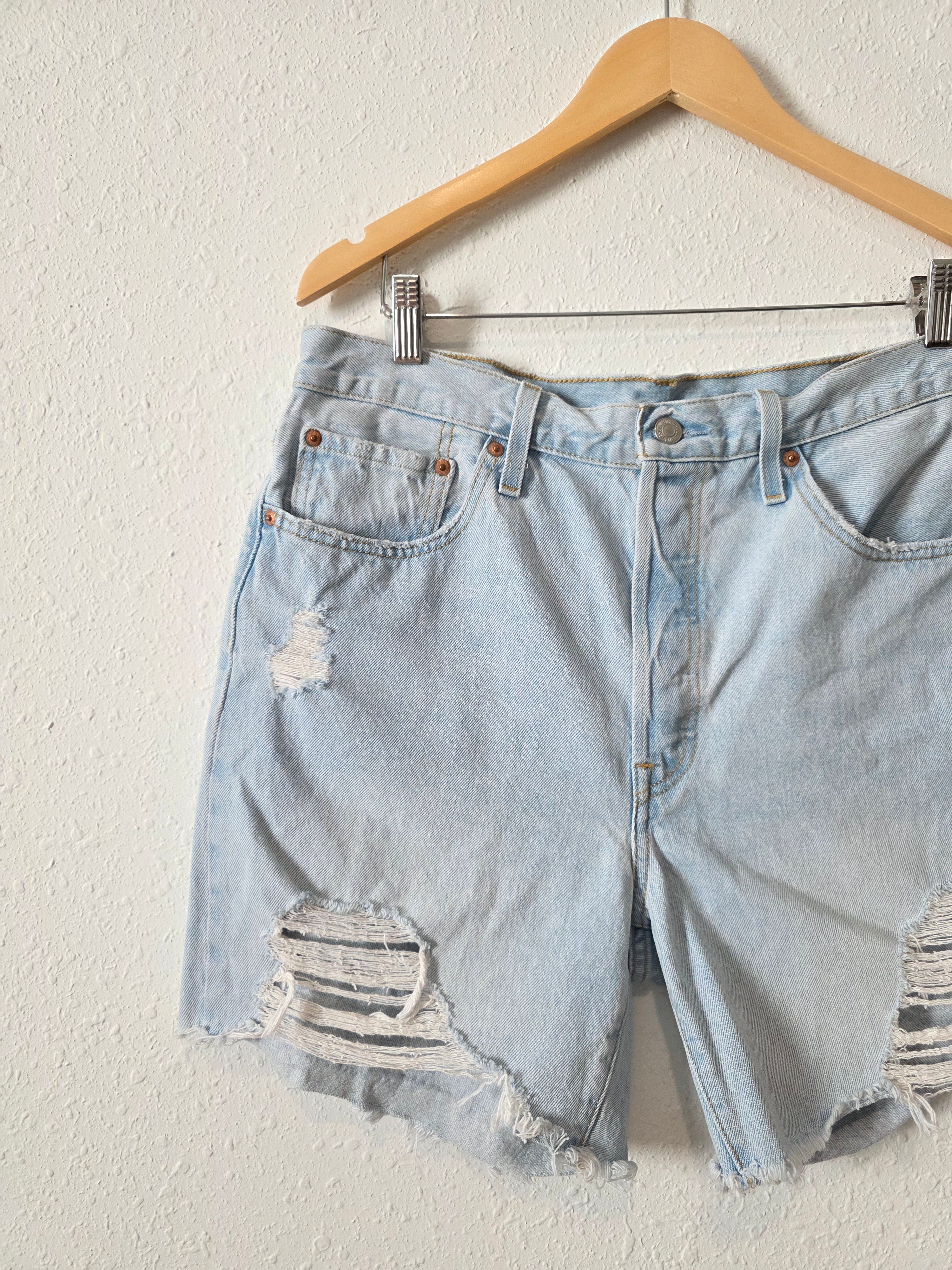 Levi's Light Wash Relaxed Shorts (33)