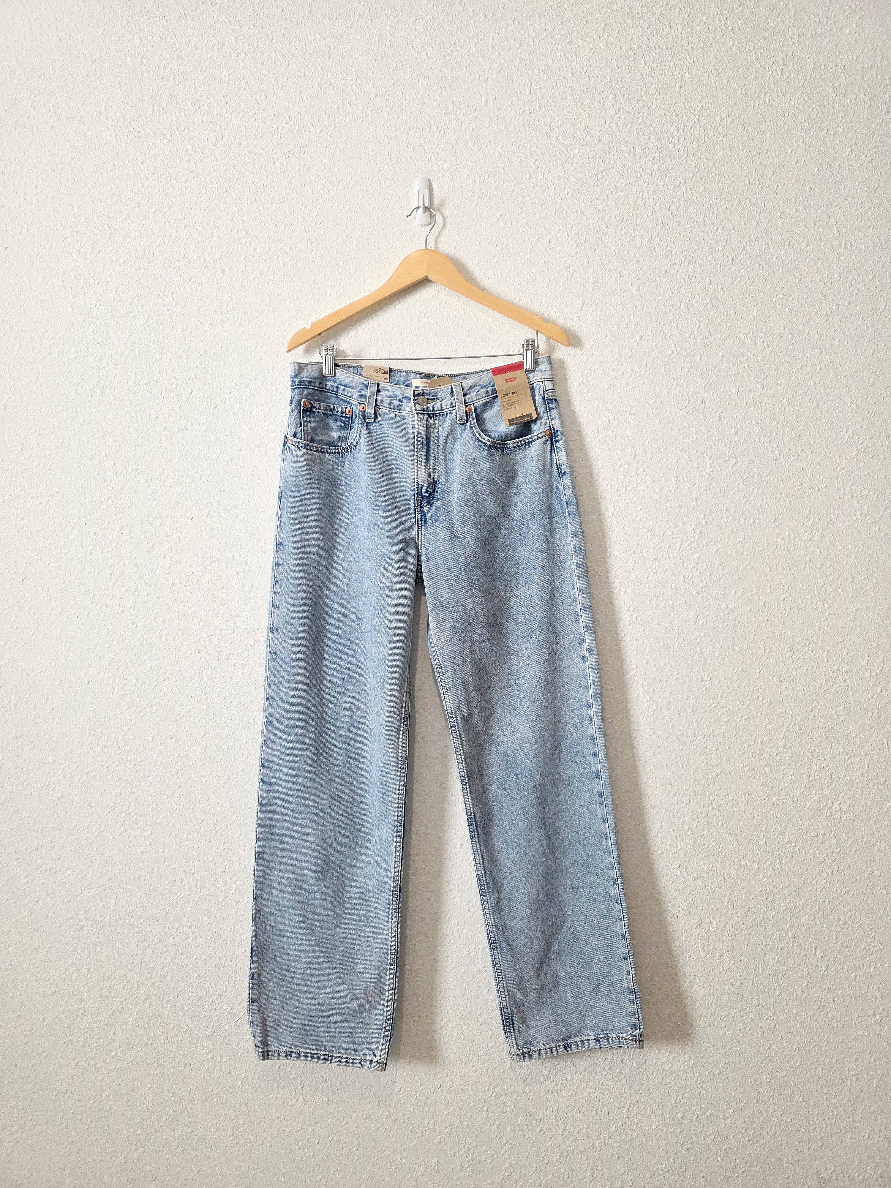 NEW Levi's Low Pro Straight Jeans (30)