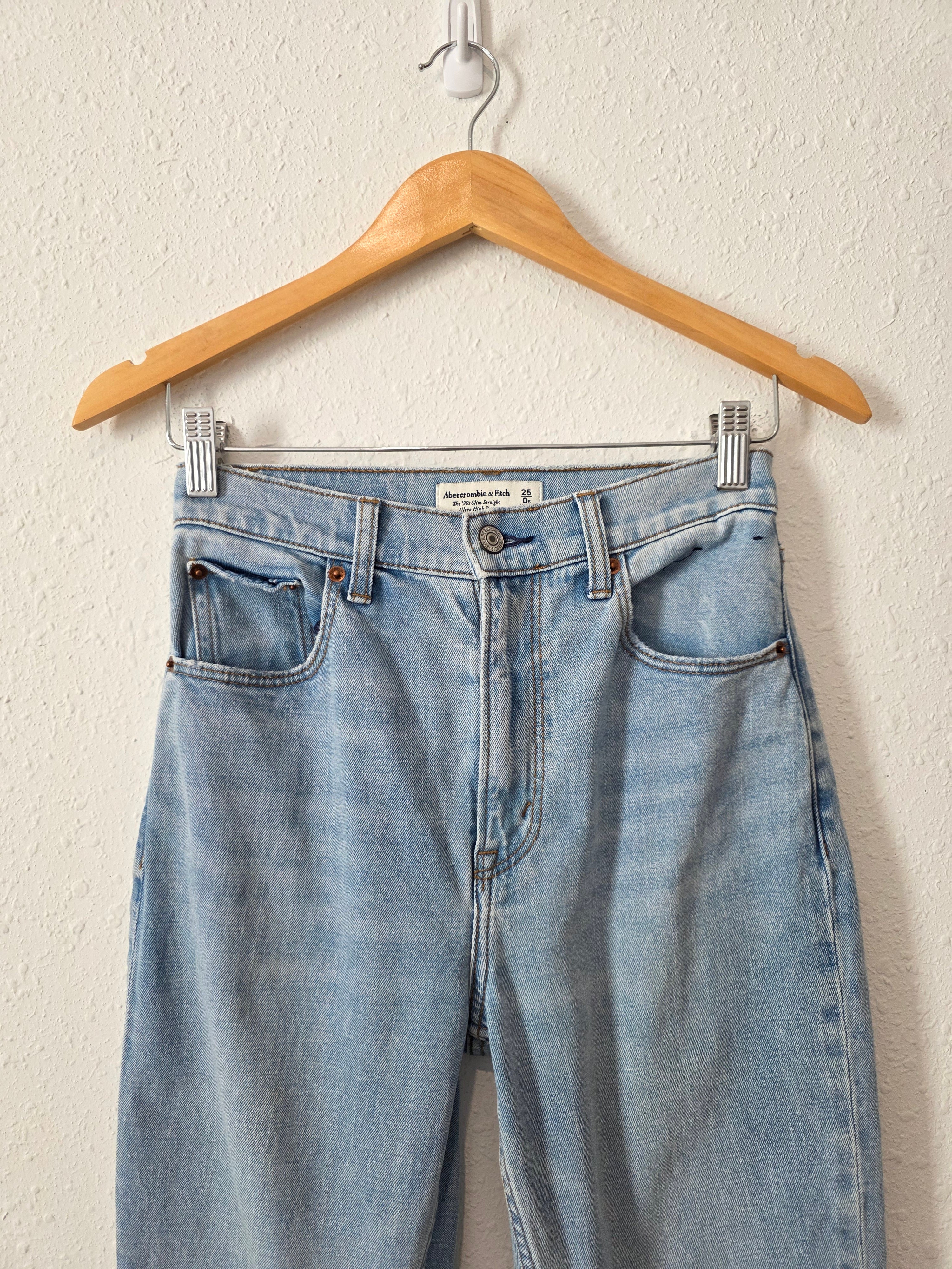 Abercrombie 90s Slim Straight Jeans (25/0)