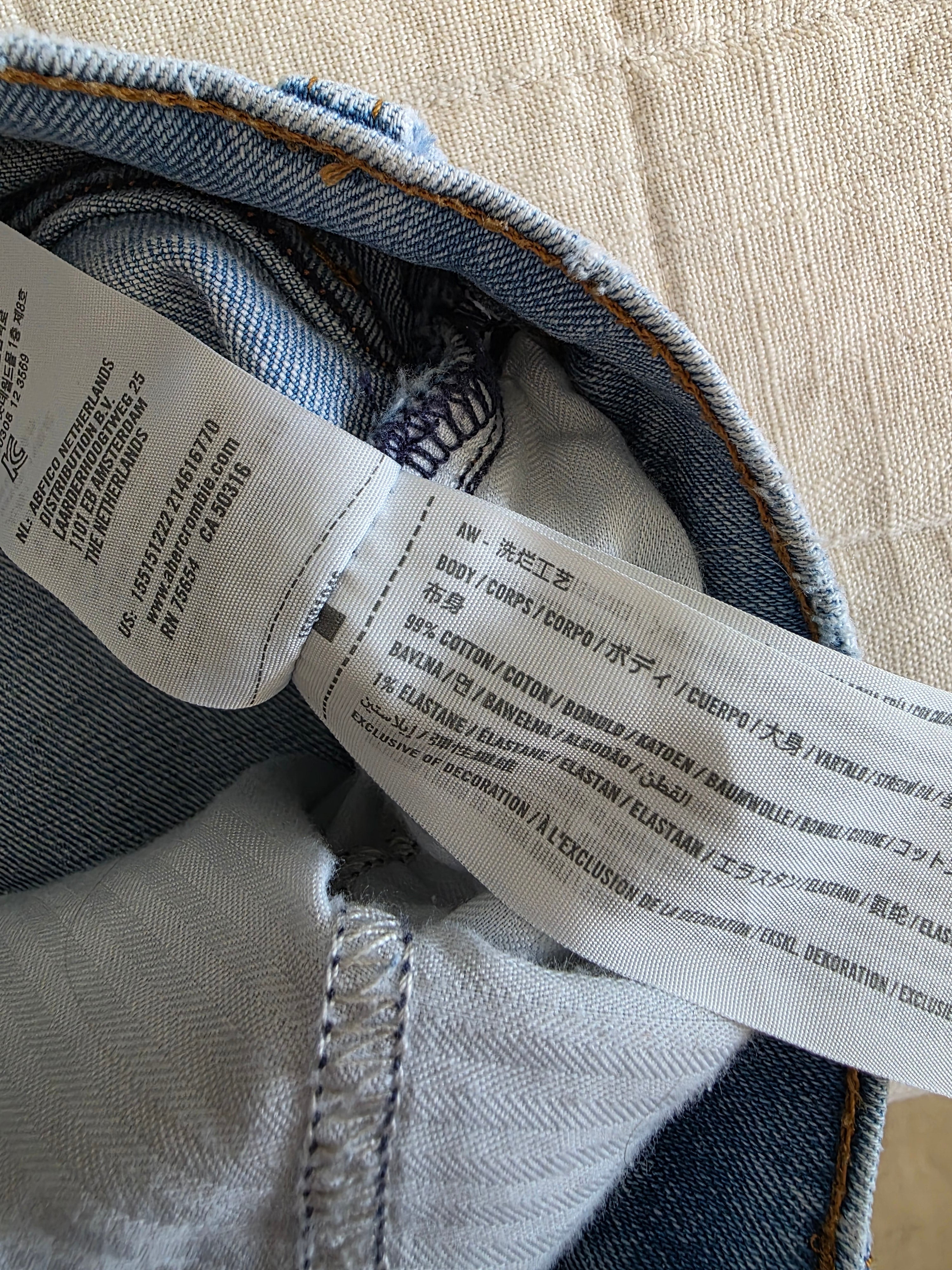 Abercrombie 90s Slim Straight Jeans (25/0)