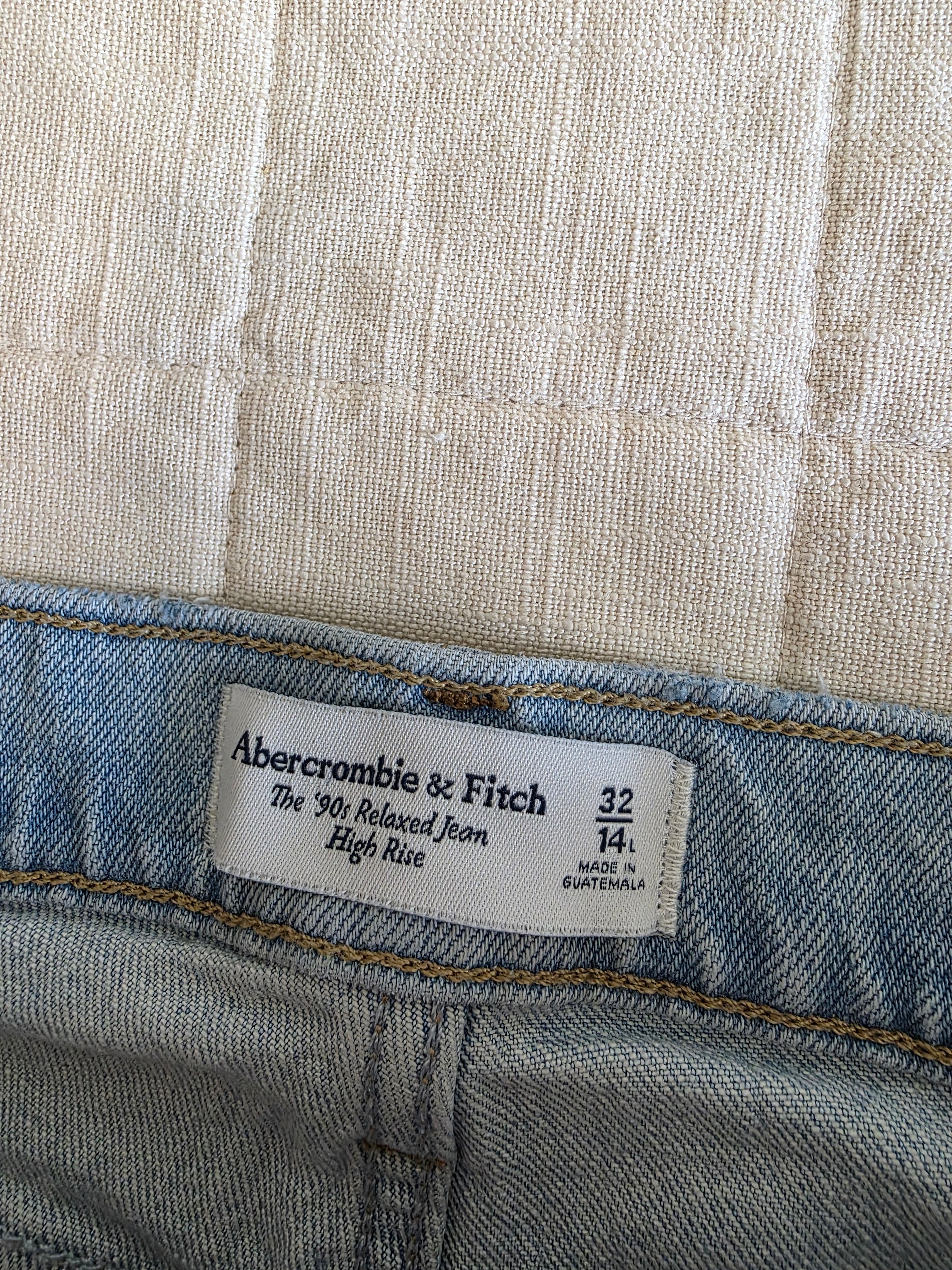 Abercrombie 90s Relaxed Jeans (32/14L)