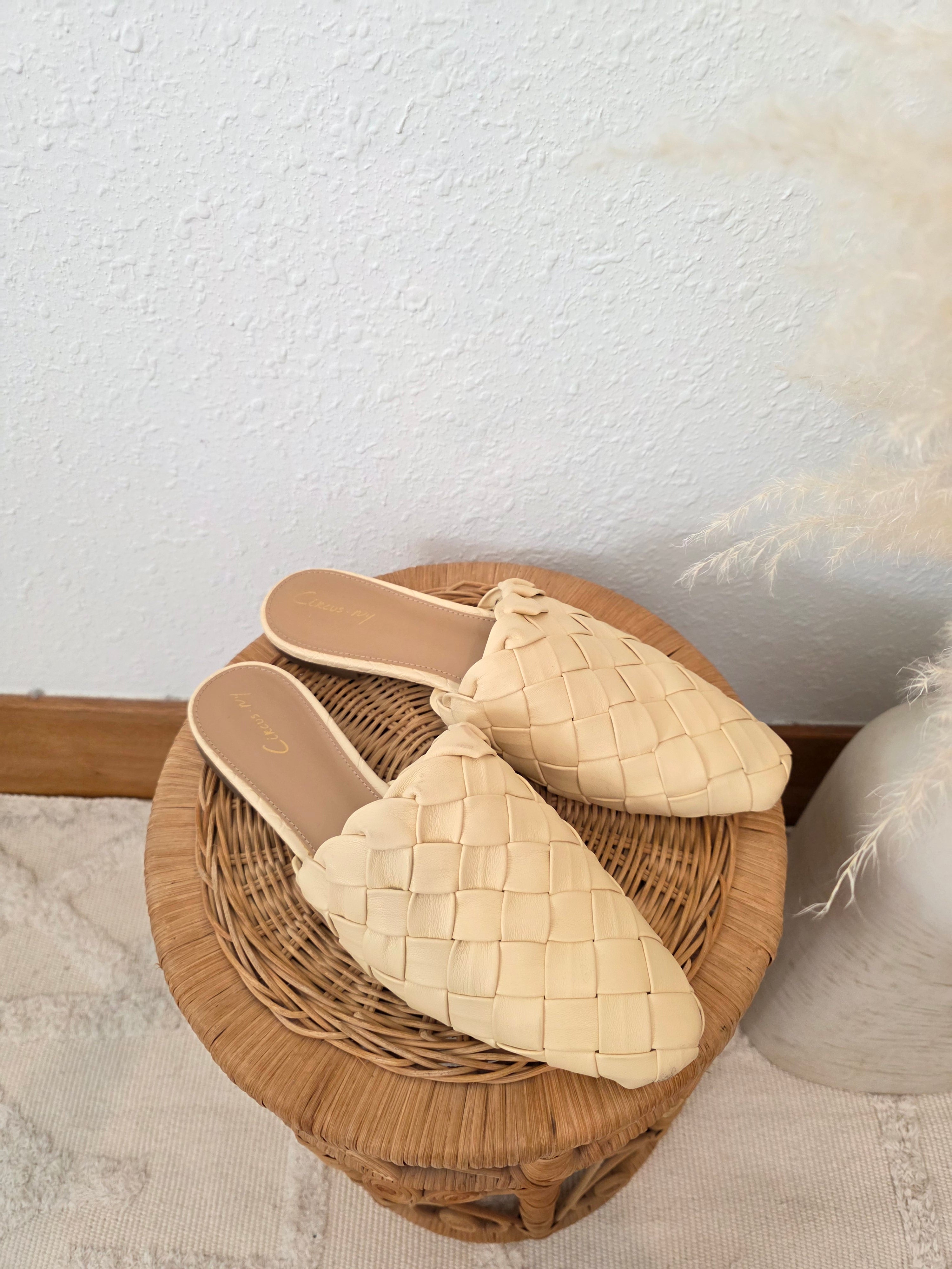 Sam Edelman Woven Mules (8.5)