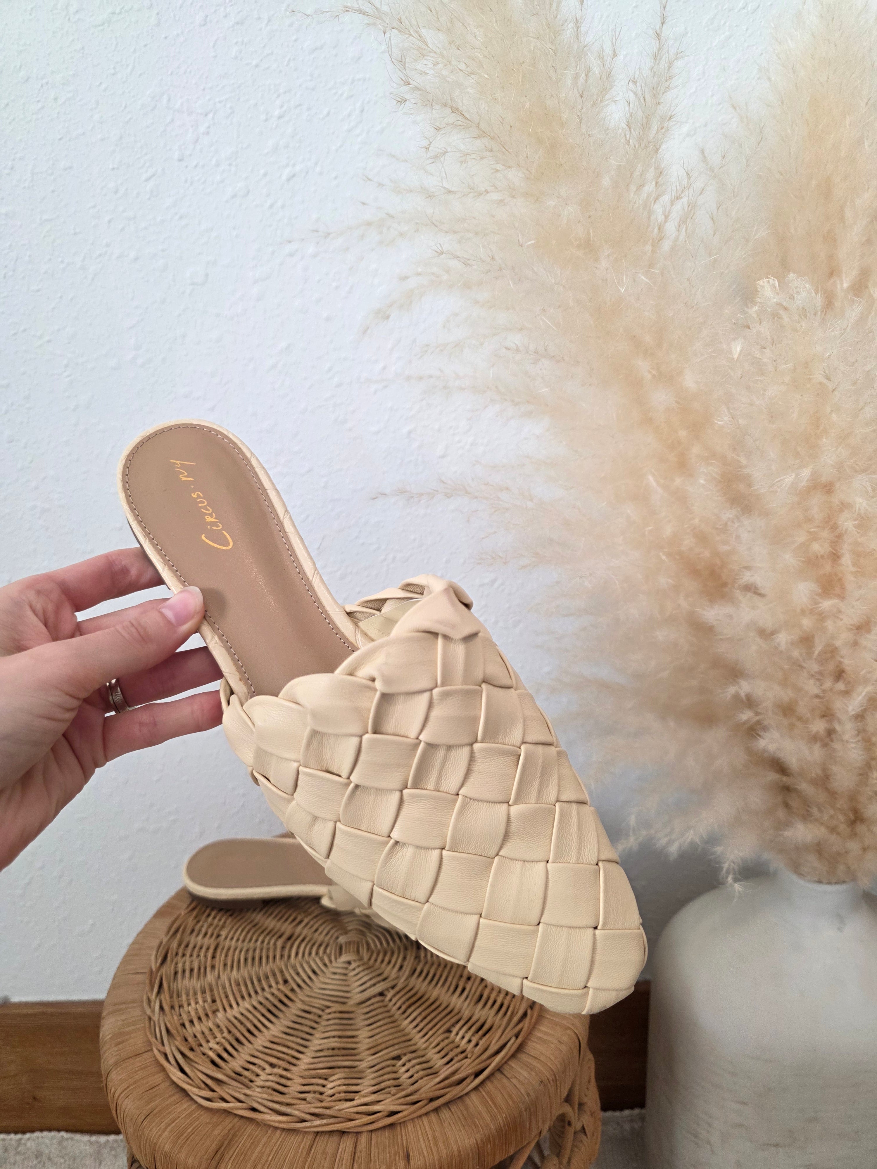 Sam Edelman Woven Mules (8.5)