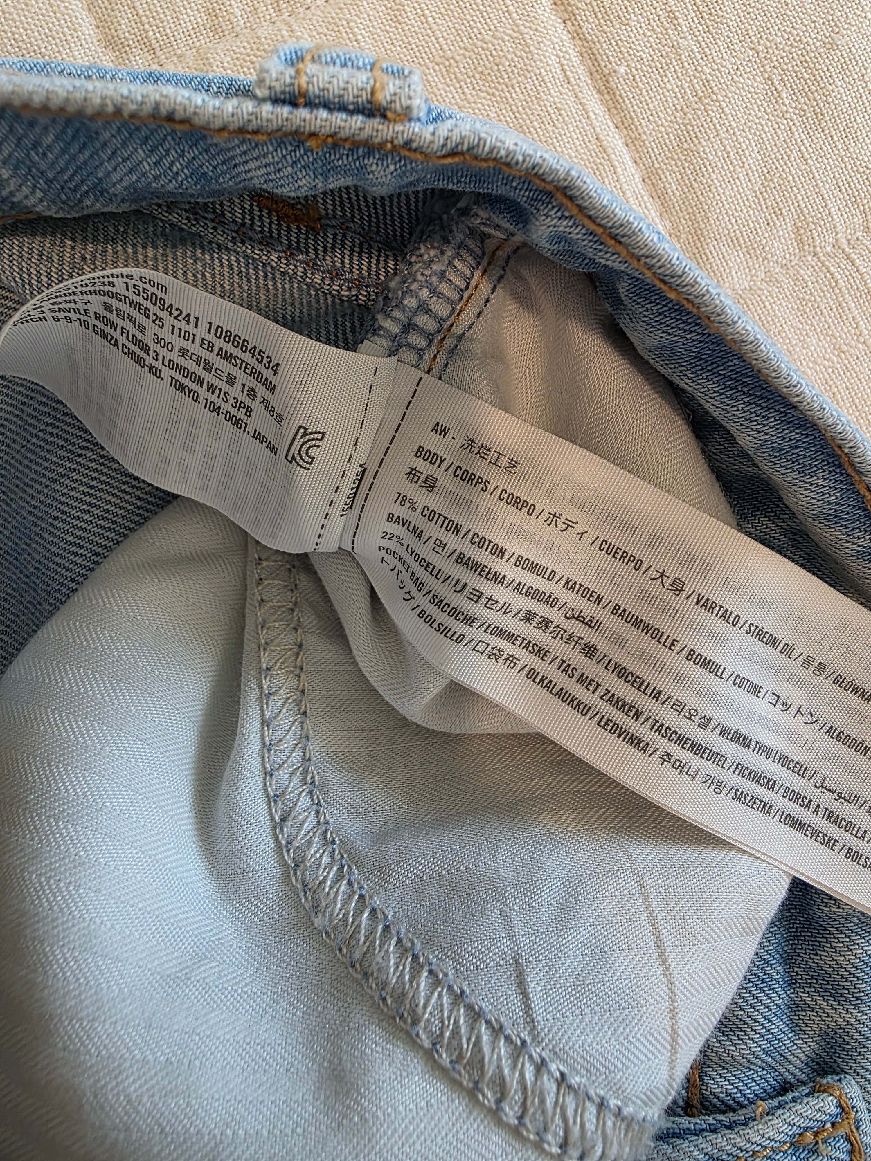 Abercrombie Light Wash Taper Jeans (27/4)