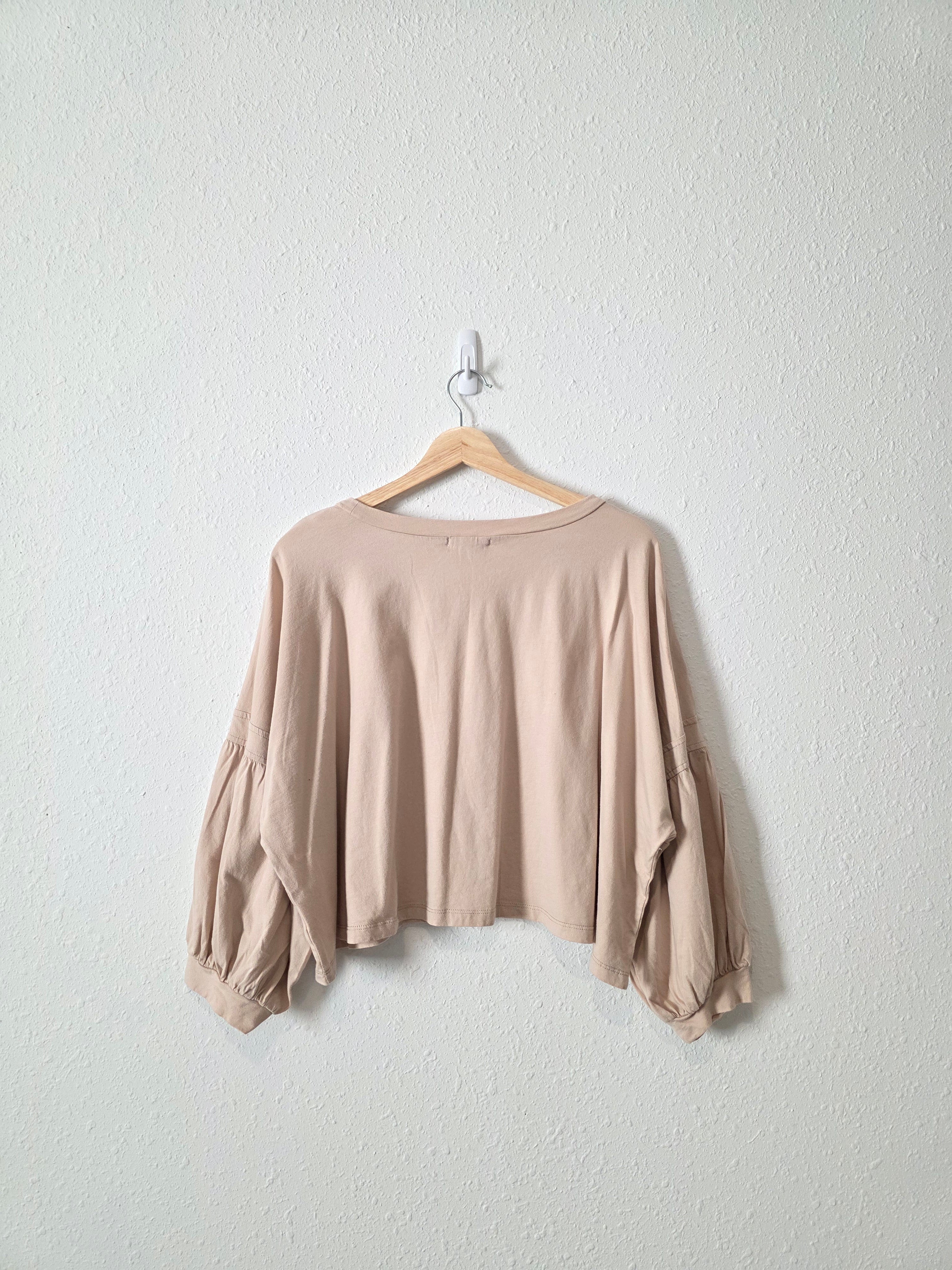 Mod Ref Puff Sleeve Top (M)