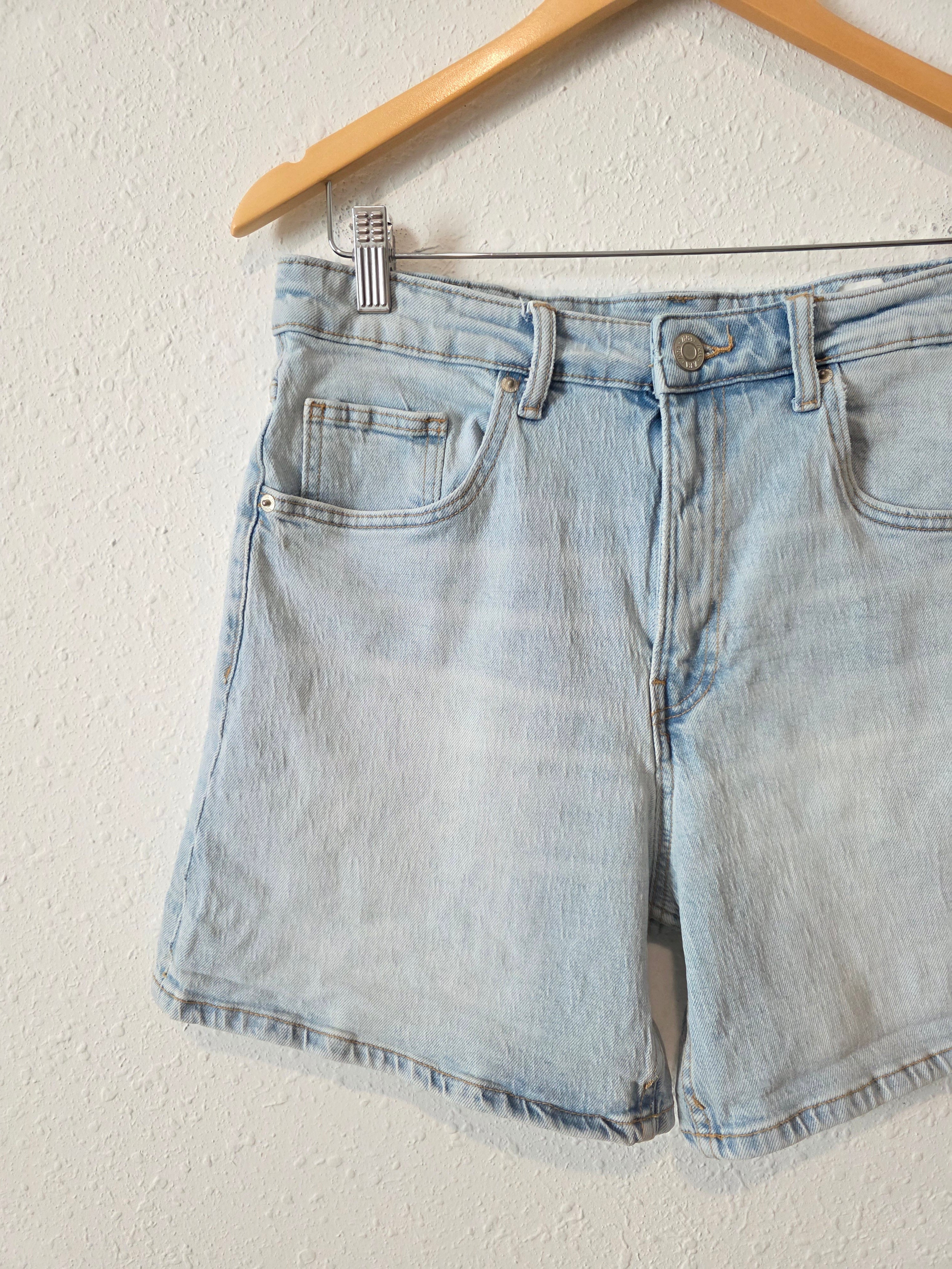 Zara Light Wash Denim Shorts (8)