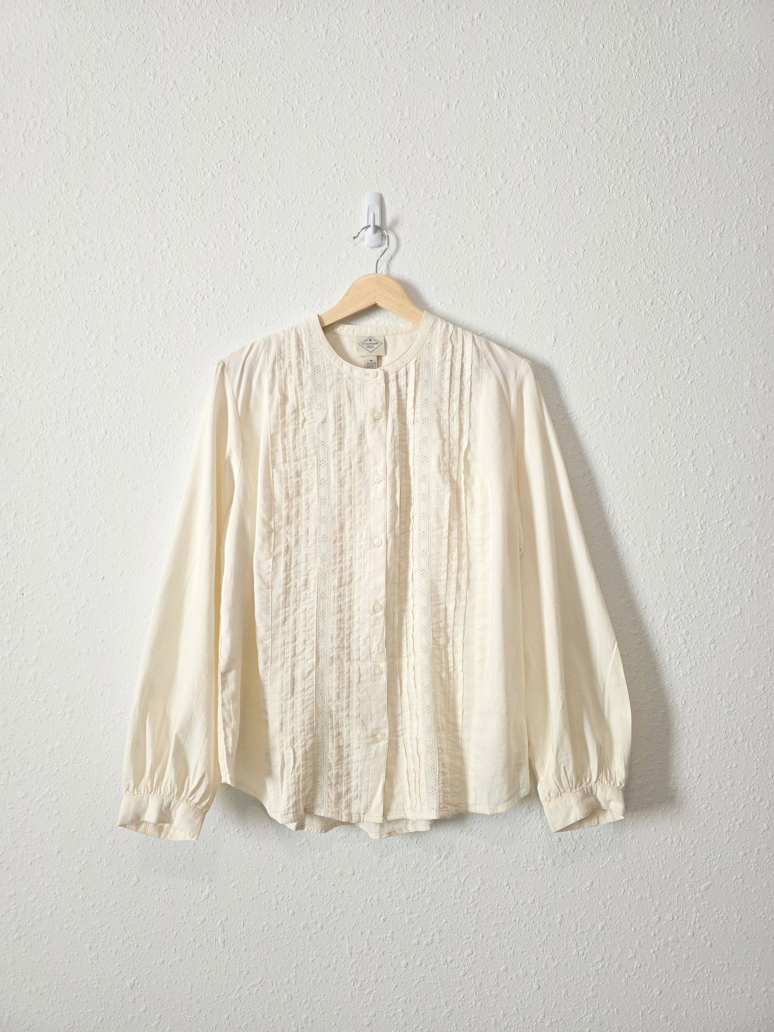 NEW Floral Embroidered Blouse (M)