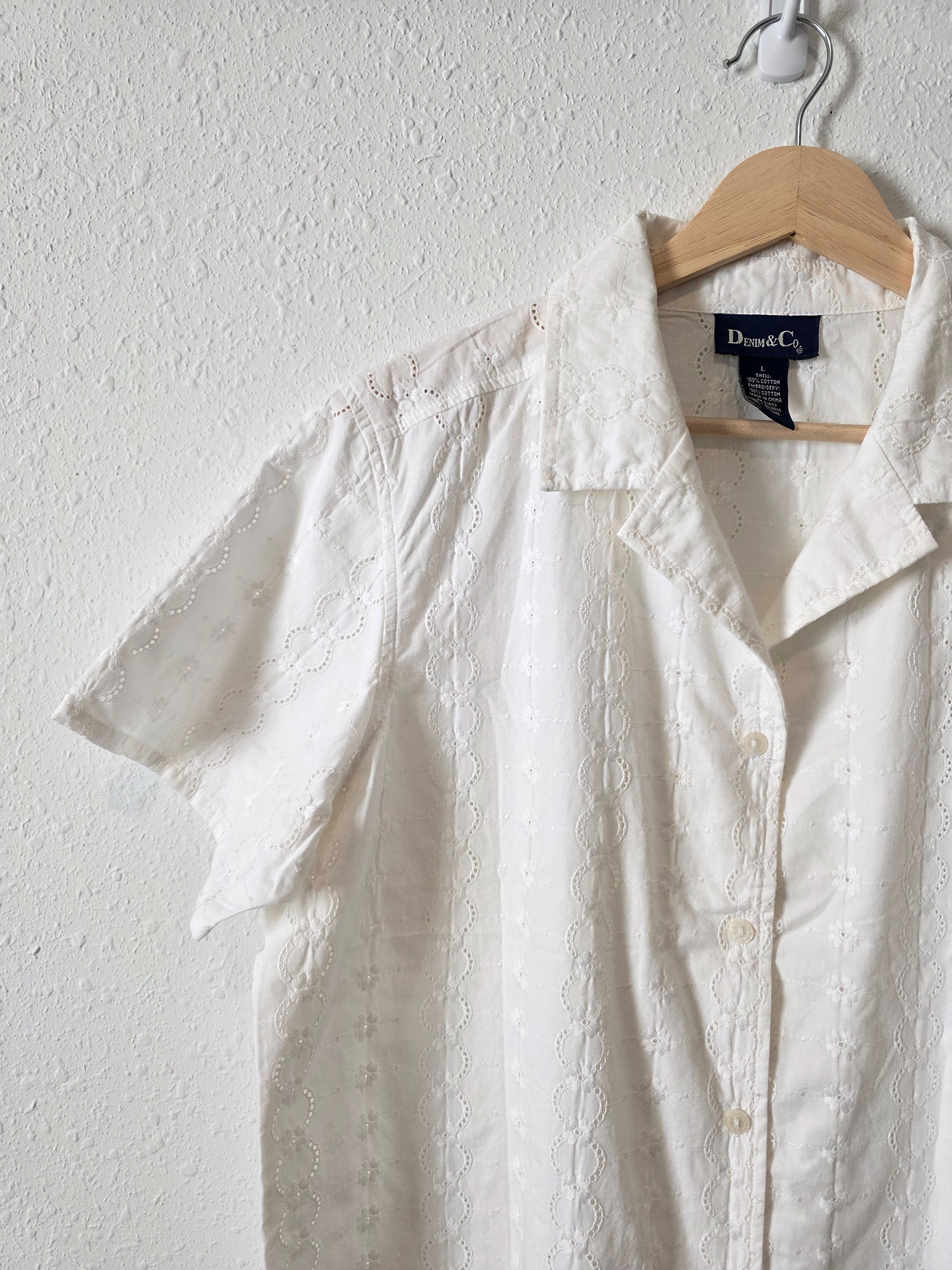 Vintage Floral Embroidered Button Up (L)