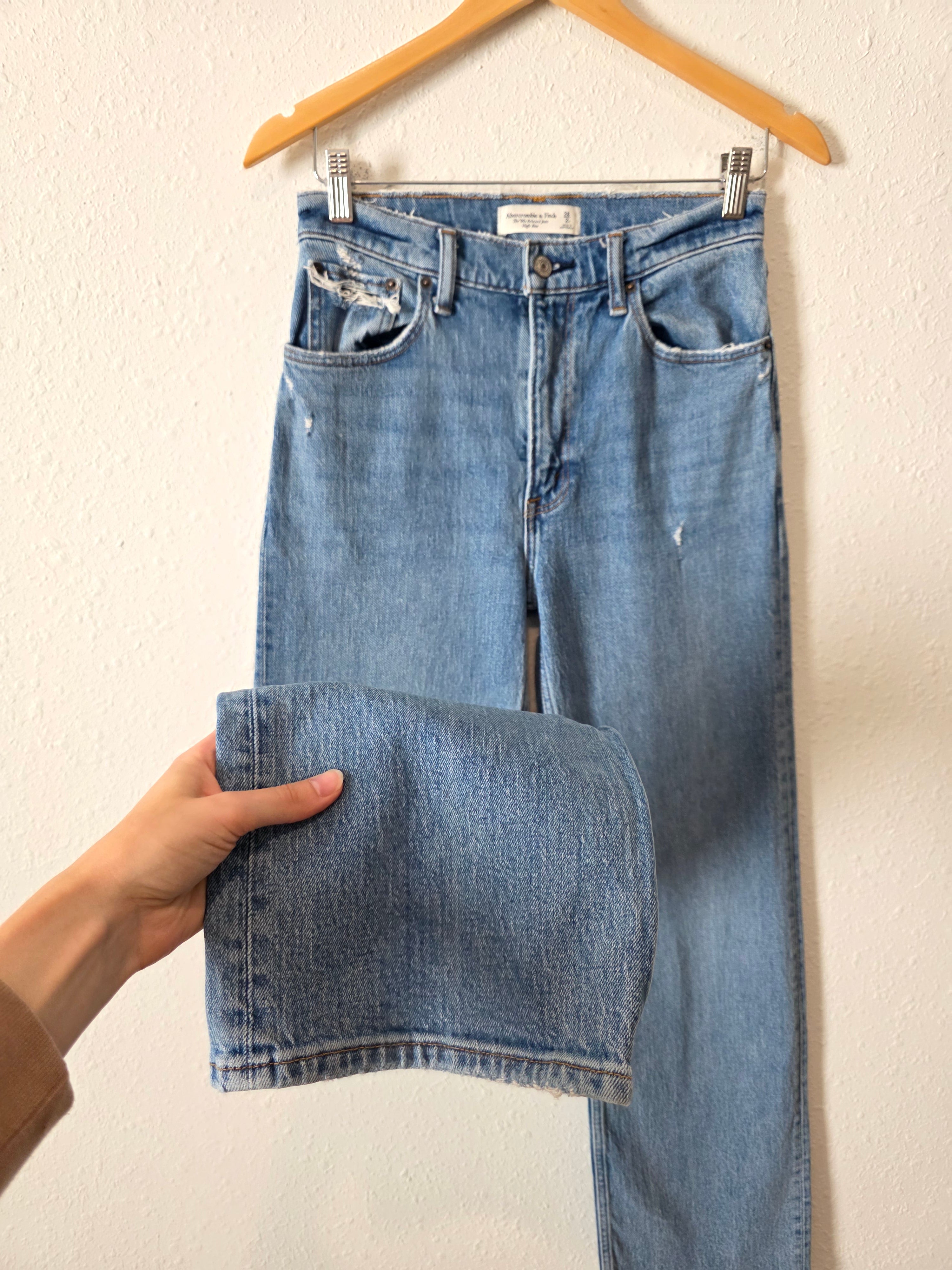 Abercrombie 90s Relaxed Jeans (26/2)