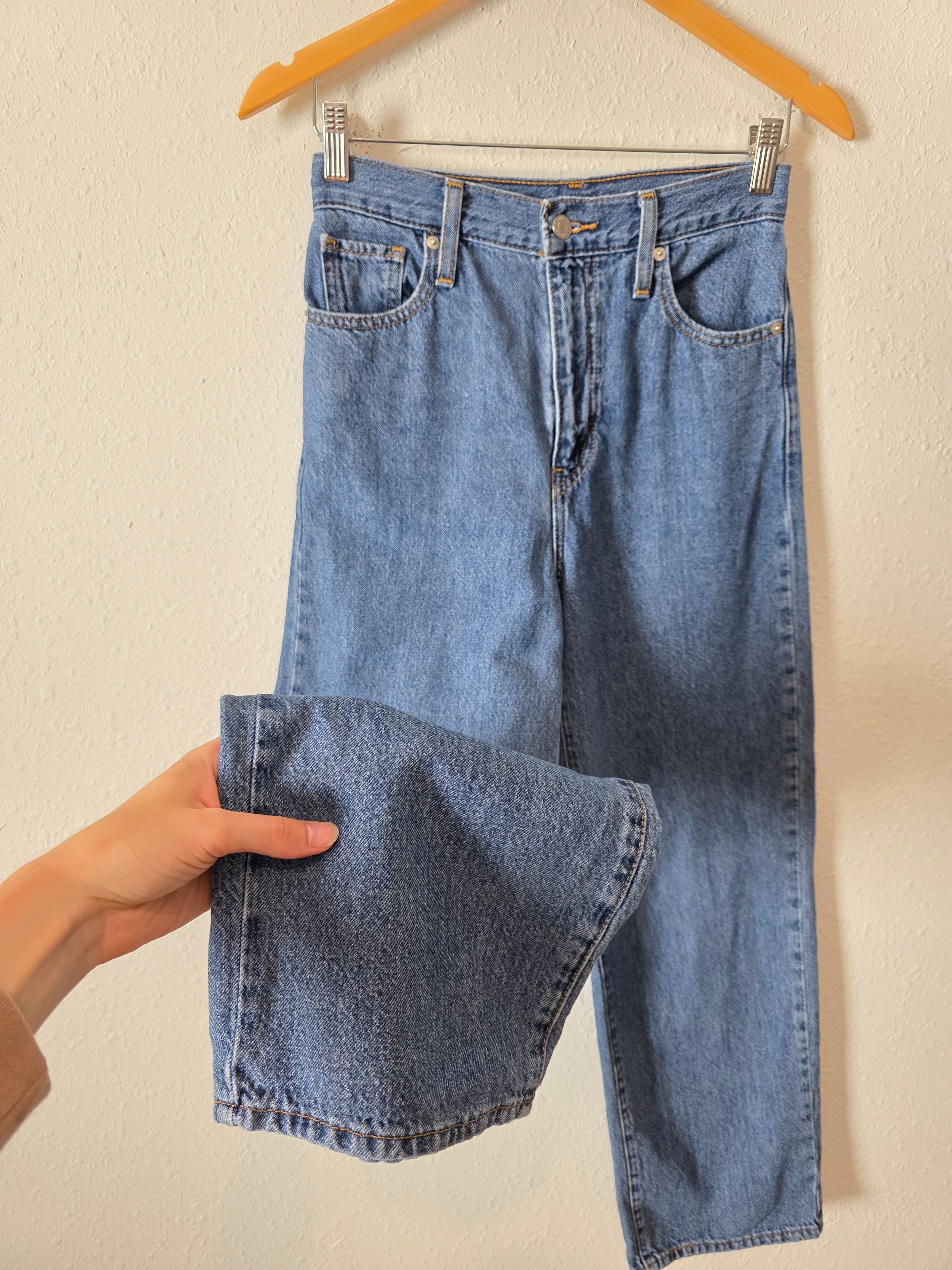 Levi's High Waisted Straight Jean (25)