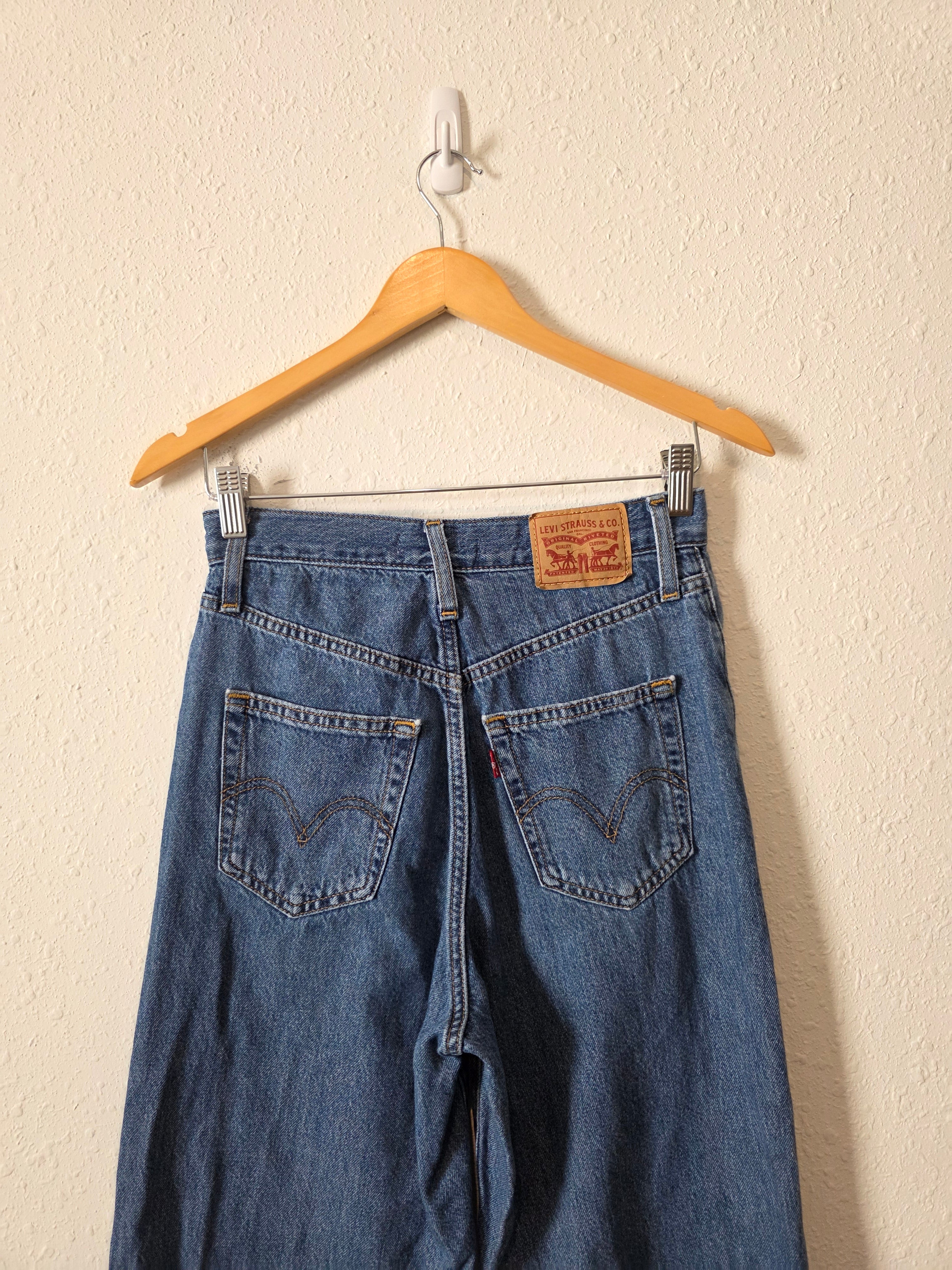 Levi's High Waisted Straight Jean (25)