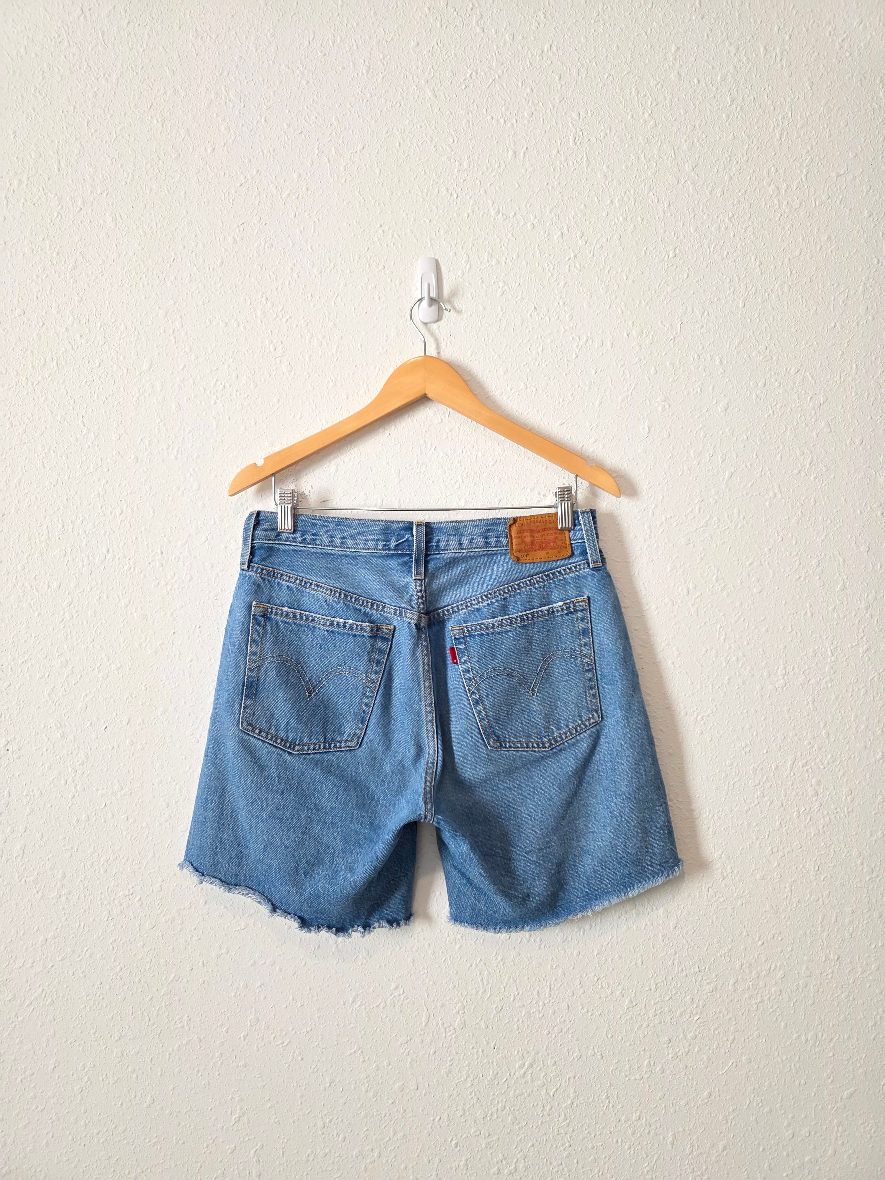 Levi's Mid Thigh Denim Shorts (28)