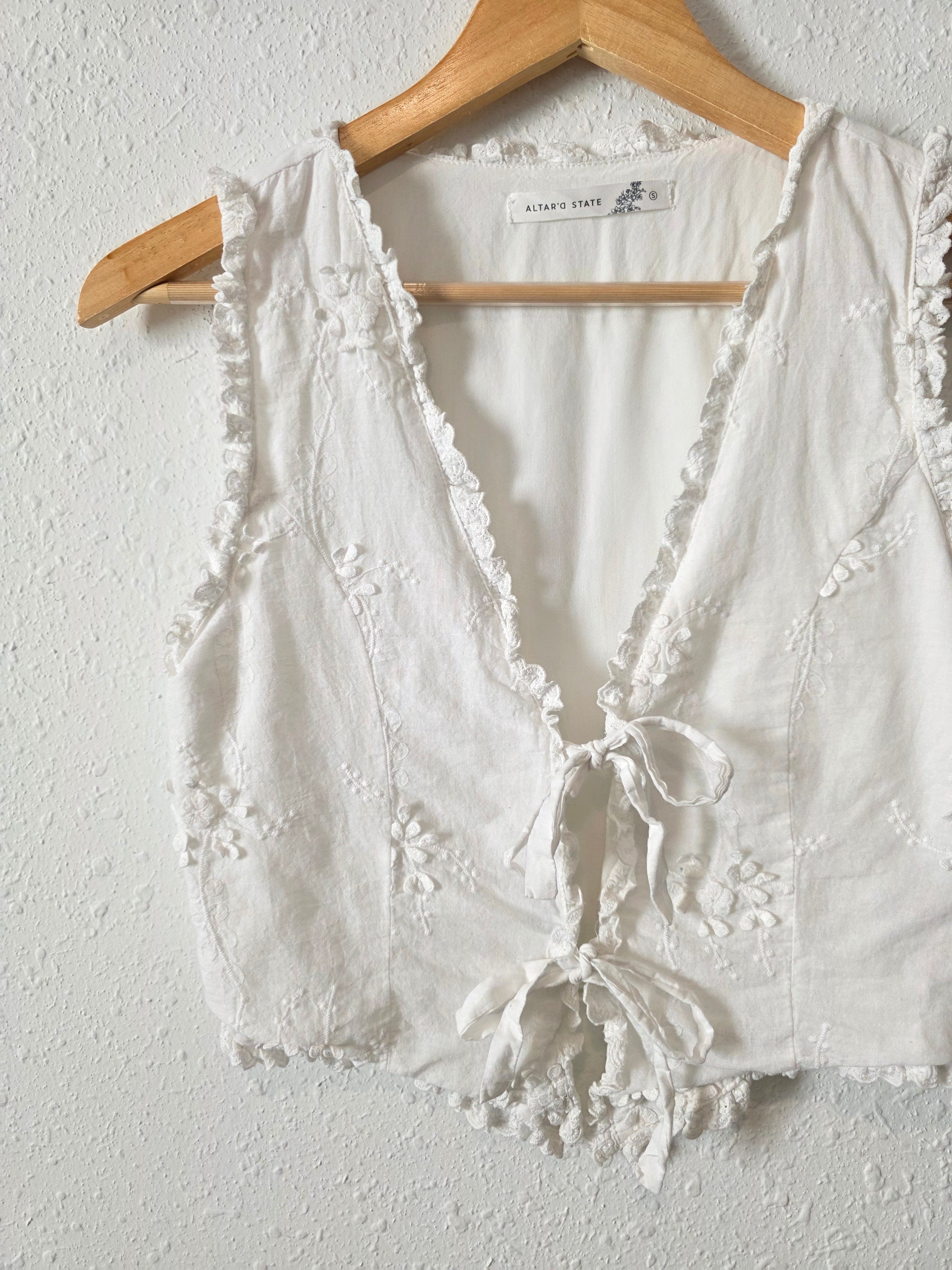 Altar'd State Floral Tie Front Vest (S)