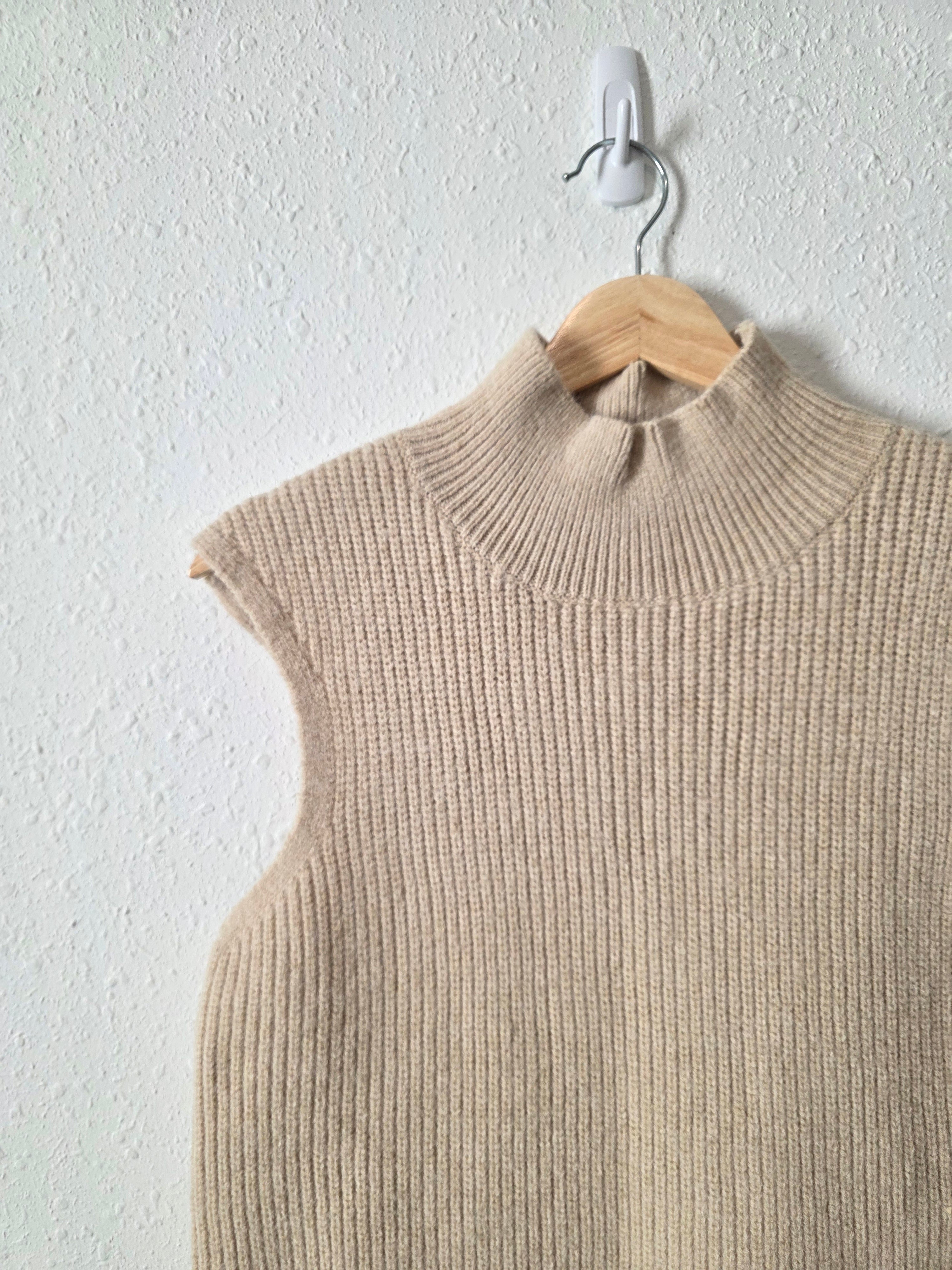 Le Lis Turtleneck Sweater Vest (S)