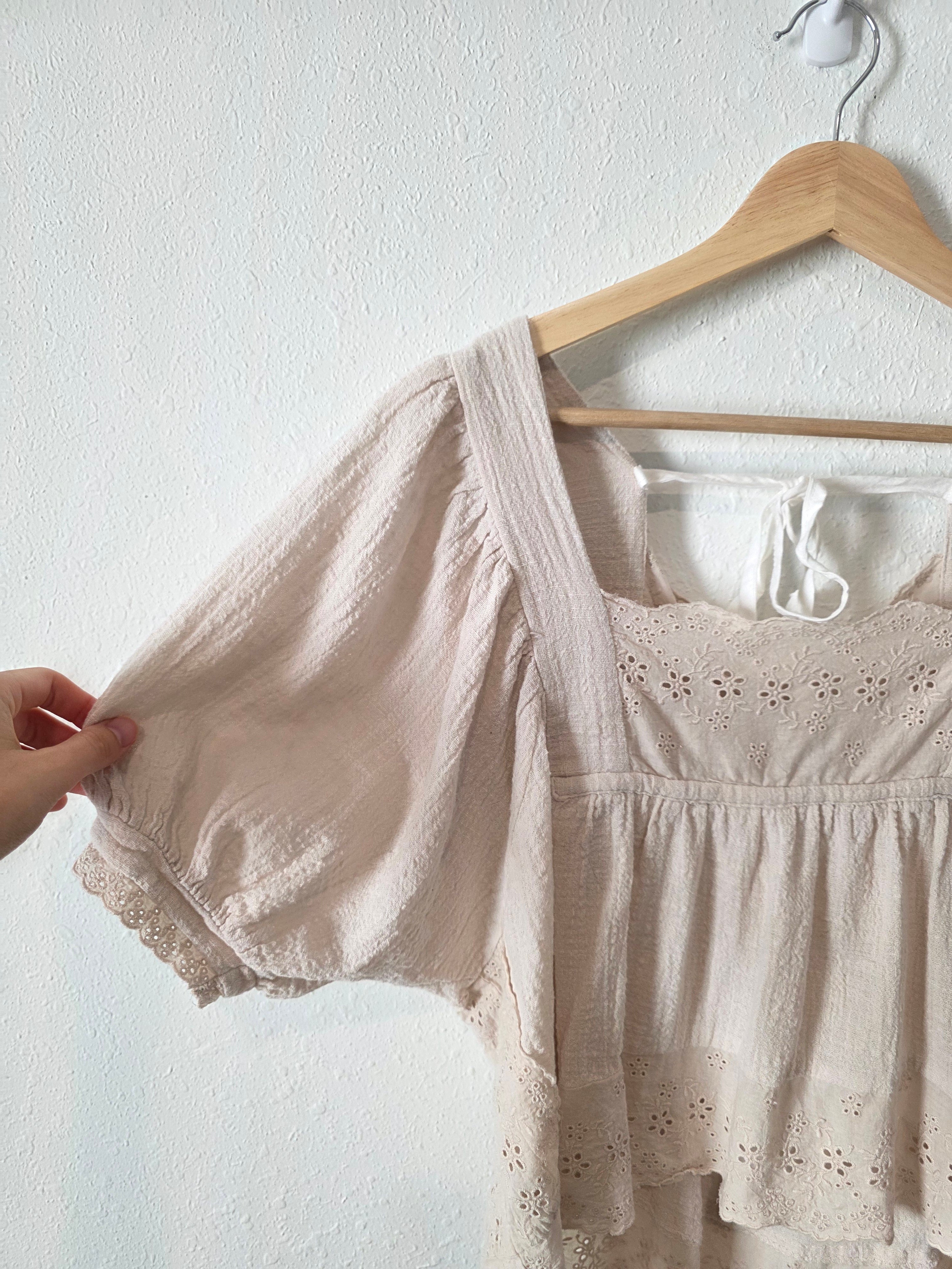 Floral Eyelet Puff Sleeve Top (M)