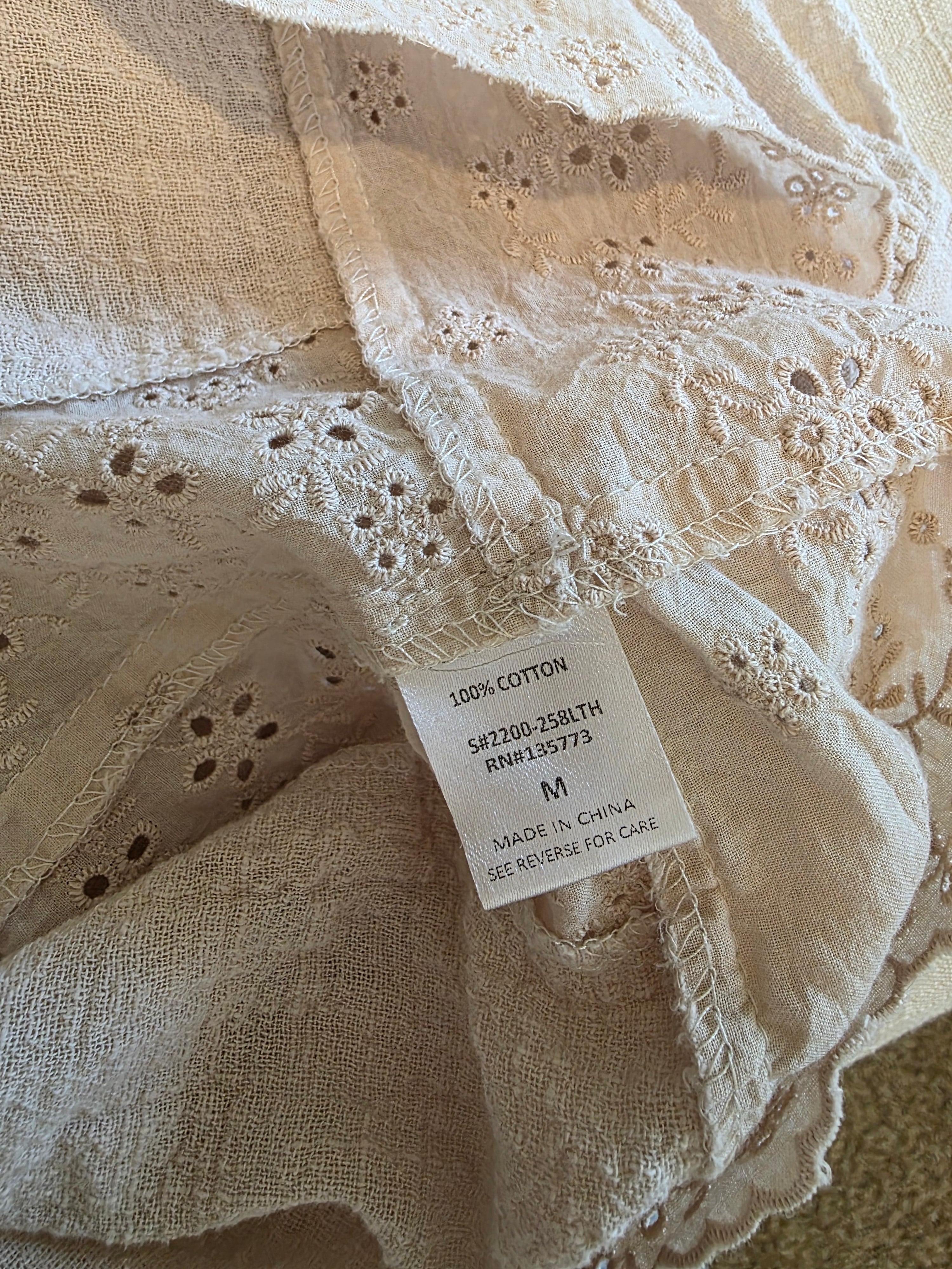 Floral Eyelet Puff Sleeve Top (M)