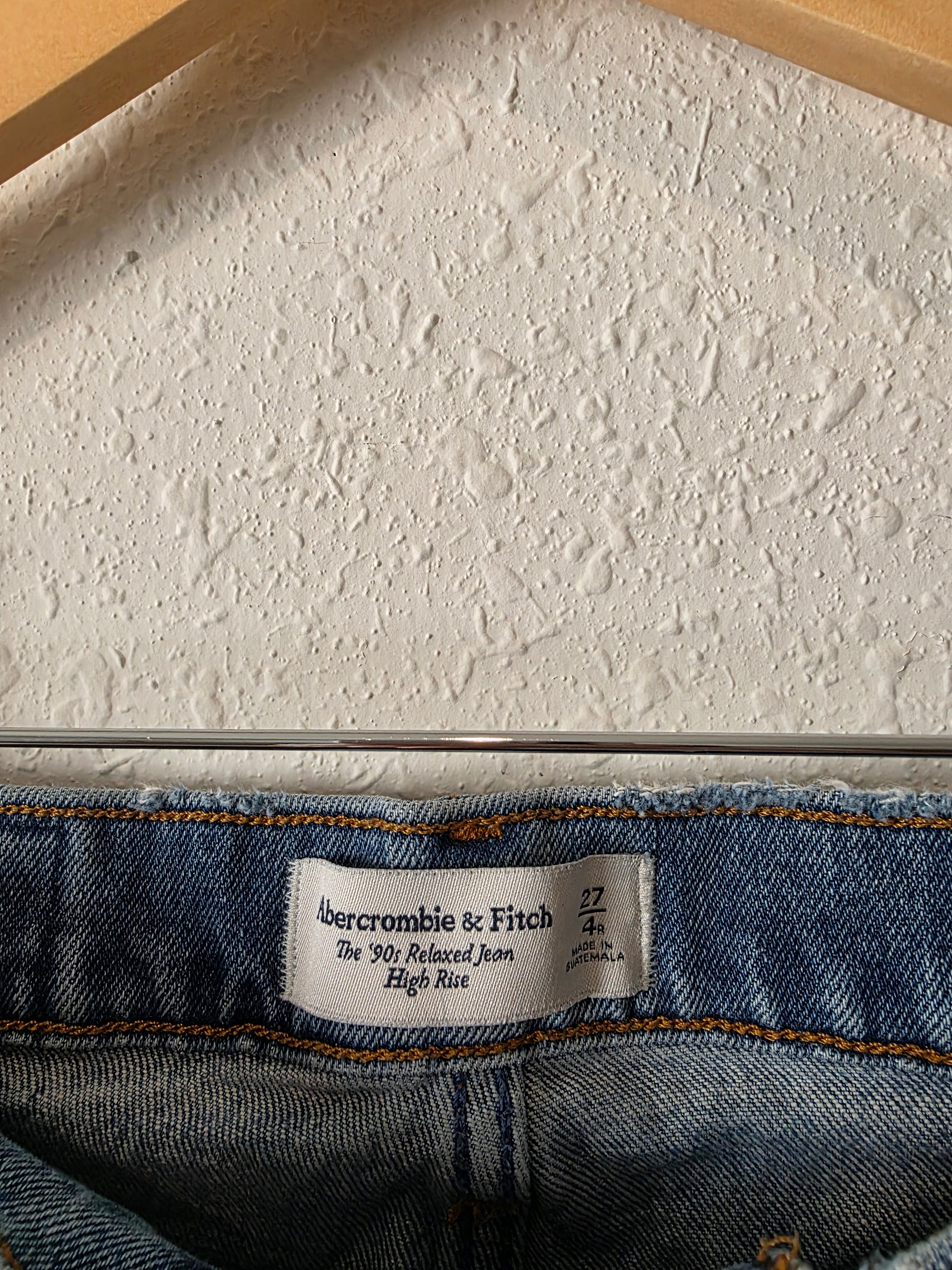 Abercrombie 90s Relaxed Jeans (27/4)