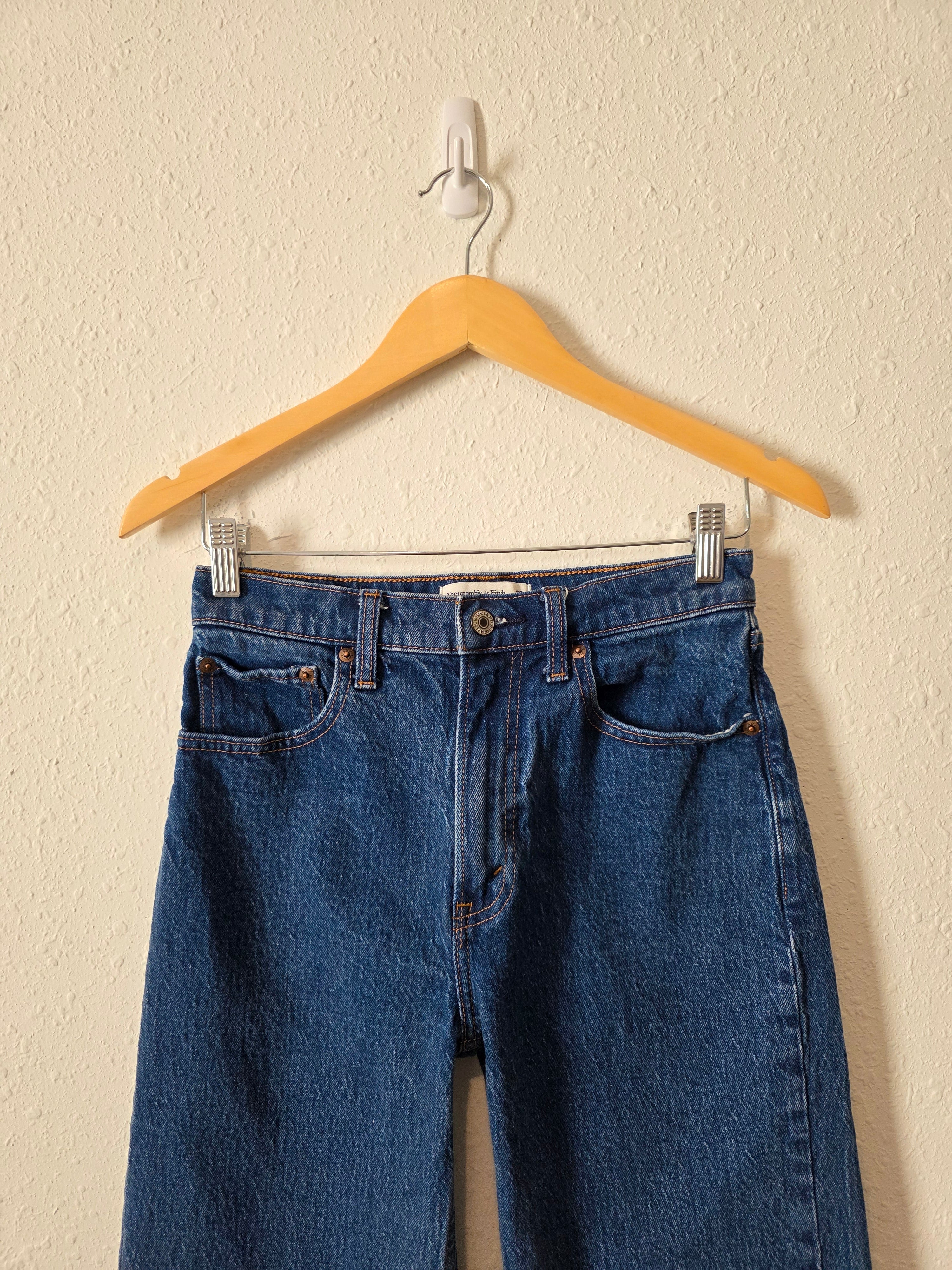 Abercrombie 90s Relaxed Jeans (26s)