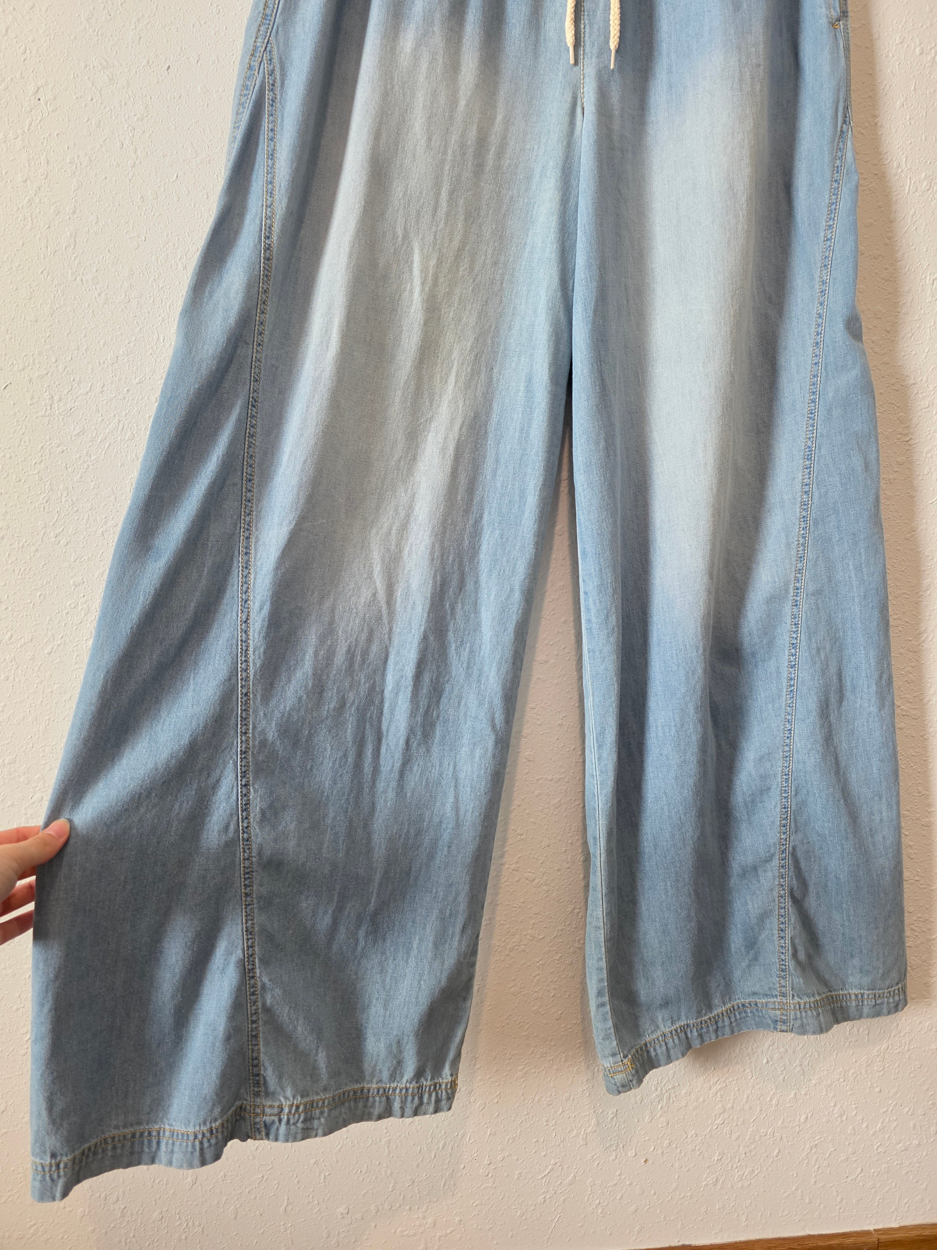 Altar'd State Wide Leg Easy Jeans (XL)
