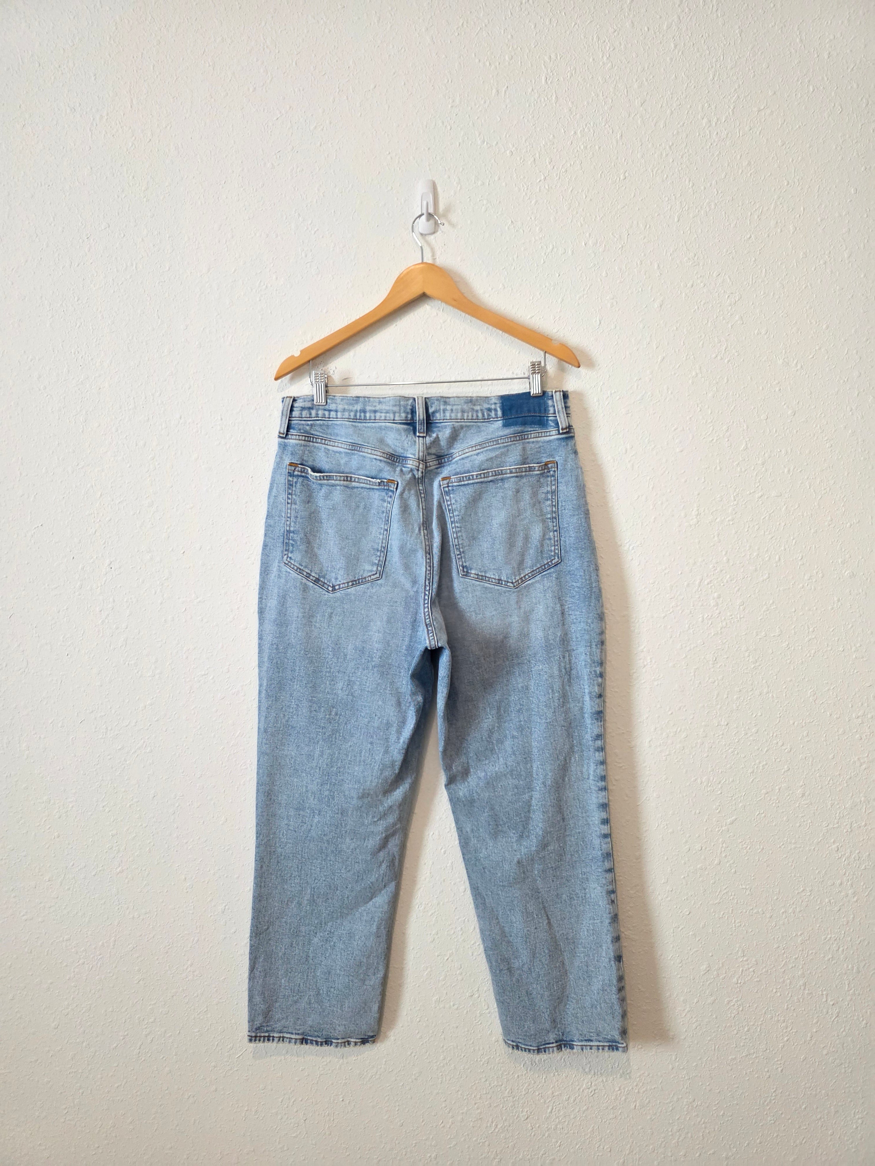 Abercrombie Light Wash Straight Jeans (32)
