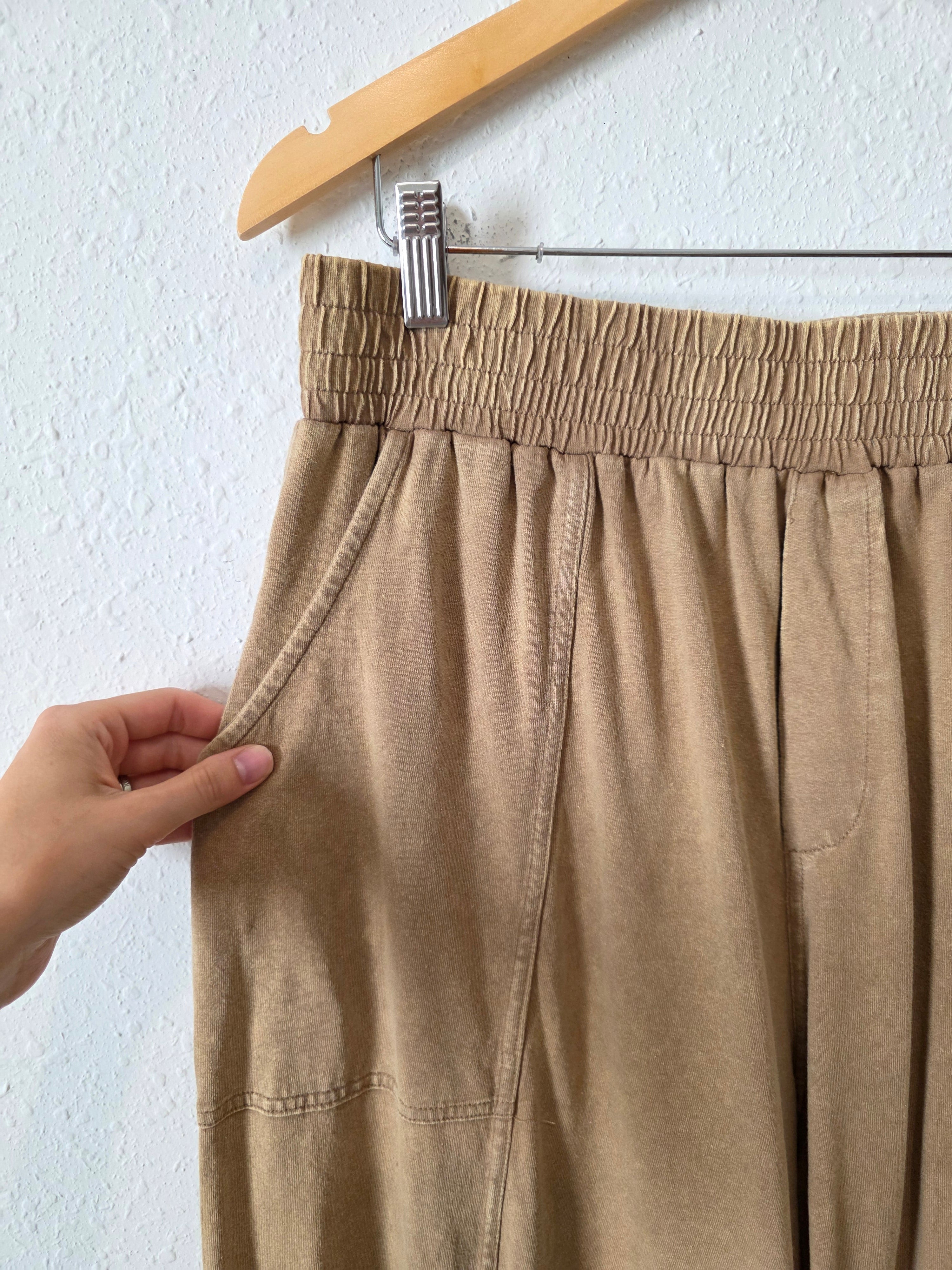 Neutral Relaxed Tapered Pants (L)