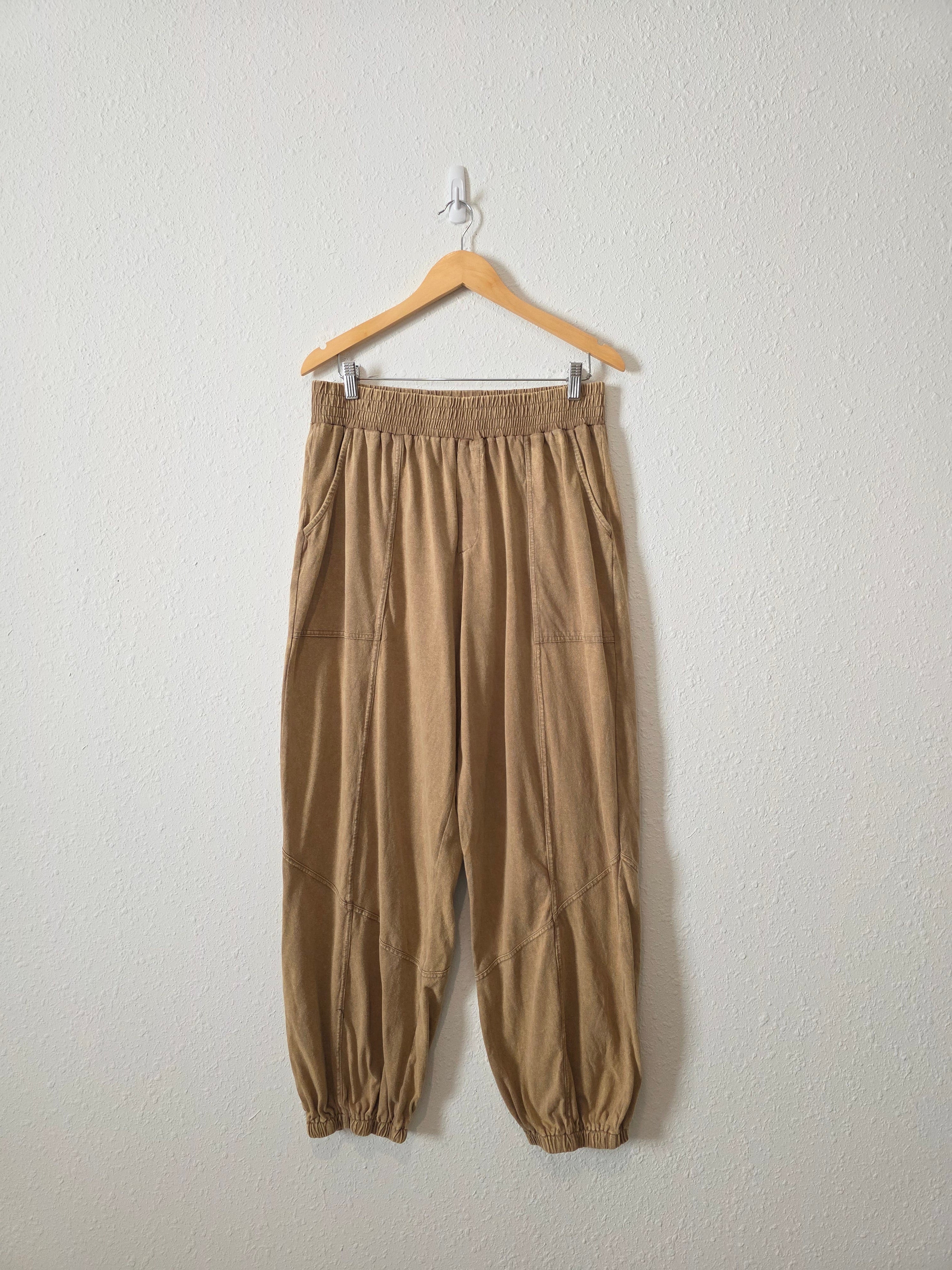 Neutral Relaxed Tapered Pants (L)
