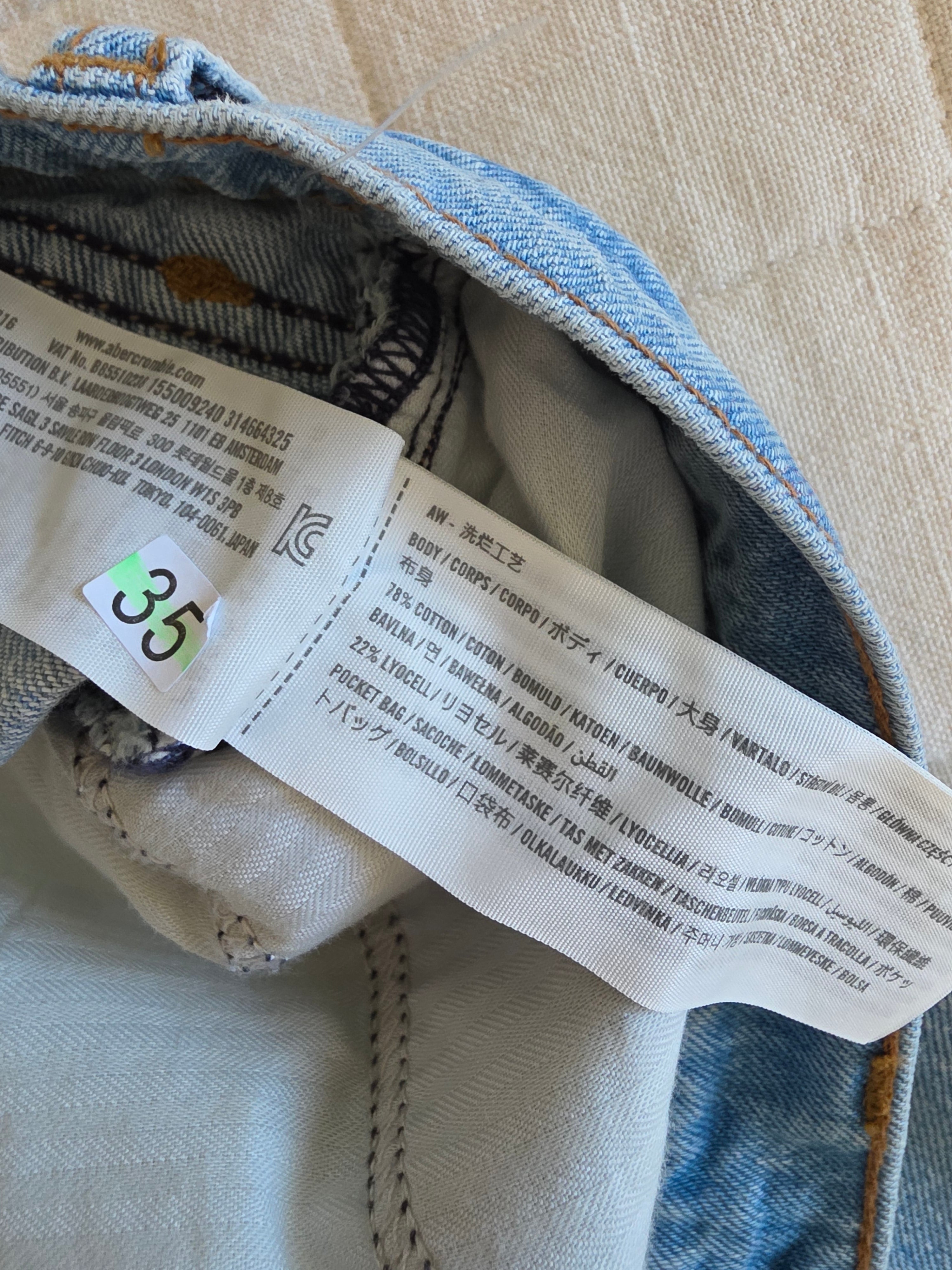 Abercrombie Light Wash Loose Jeans (28/6 long)