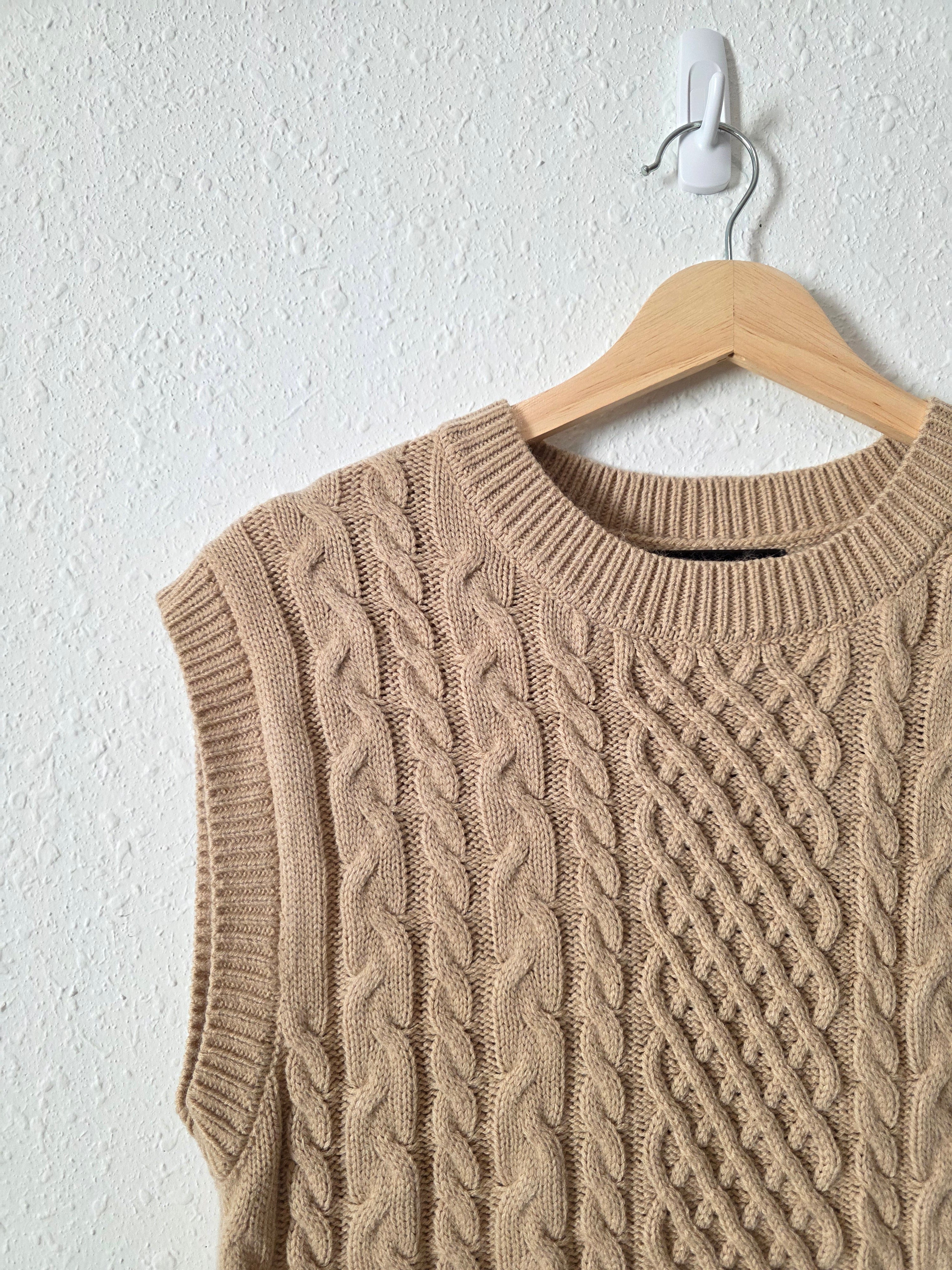 Cable Knit Sweater Vest (M)