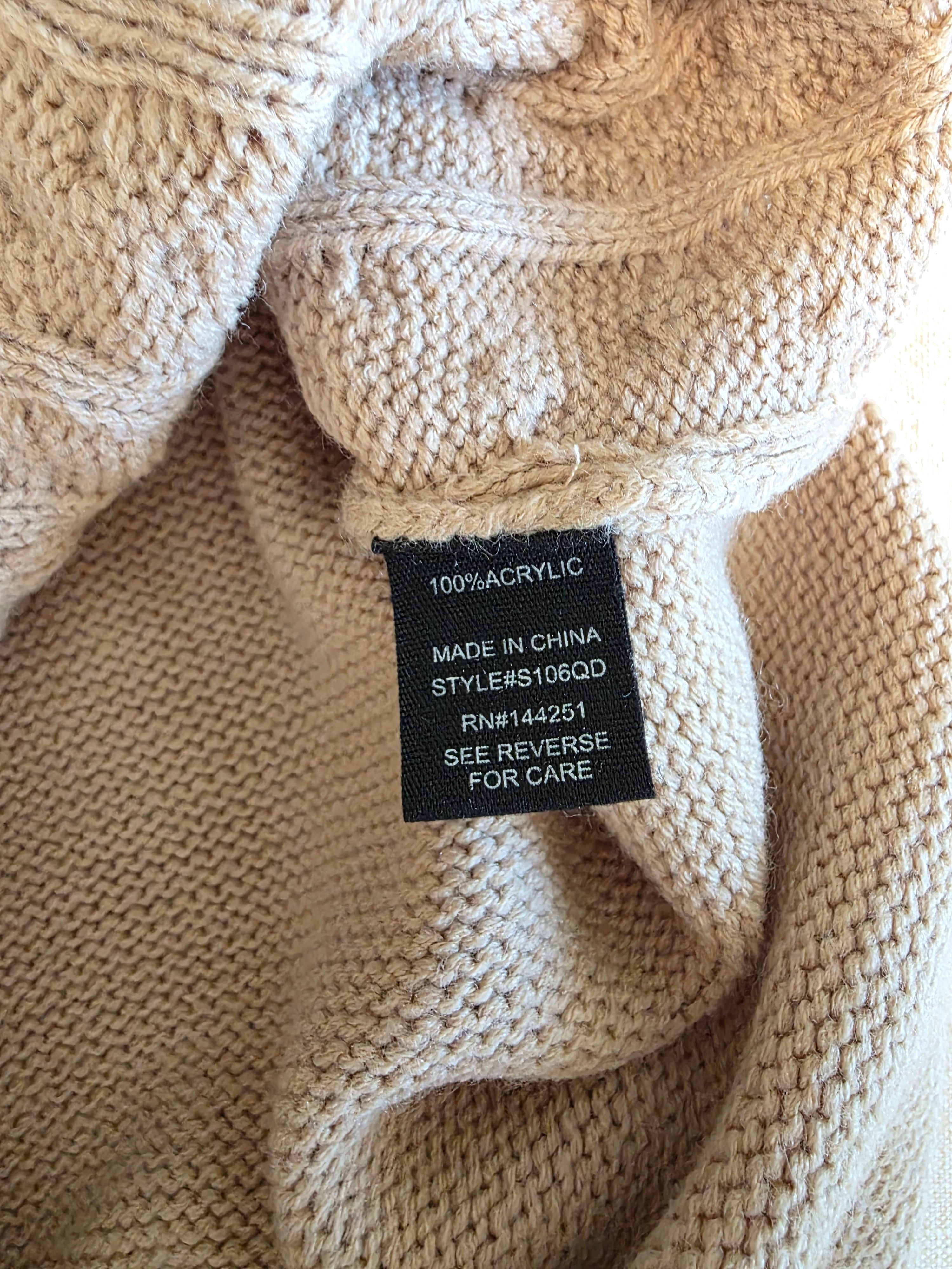 Cable Knit Sweater Vest (M)