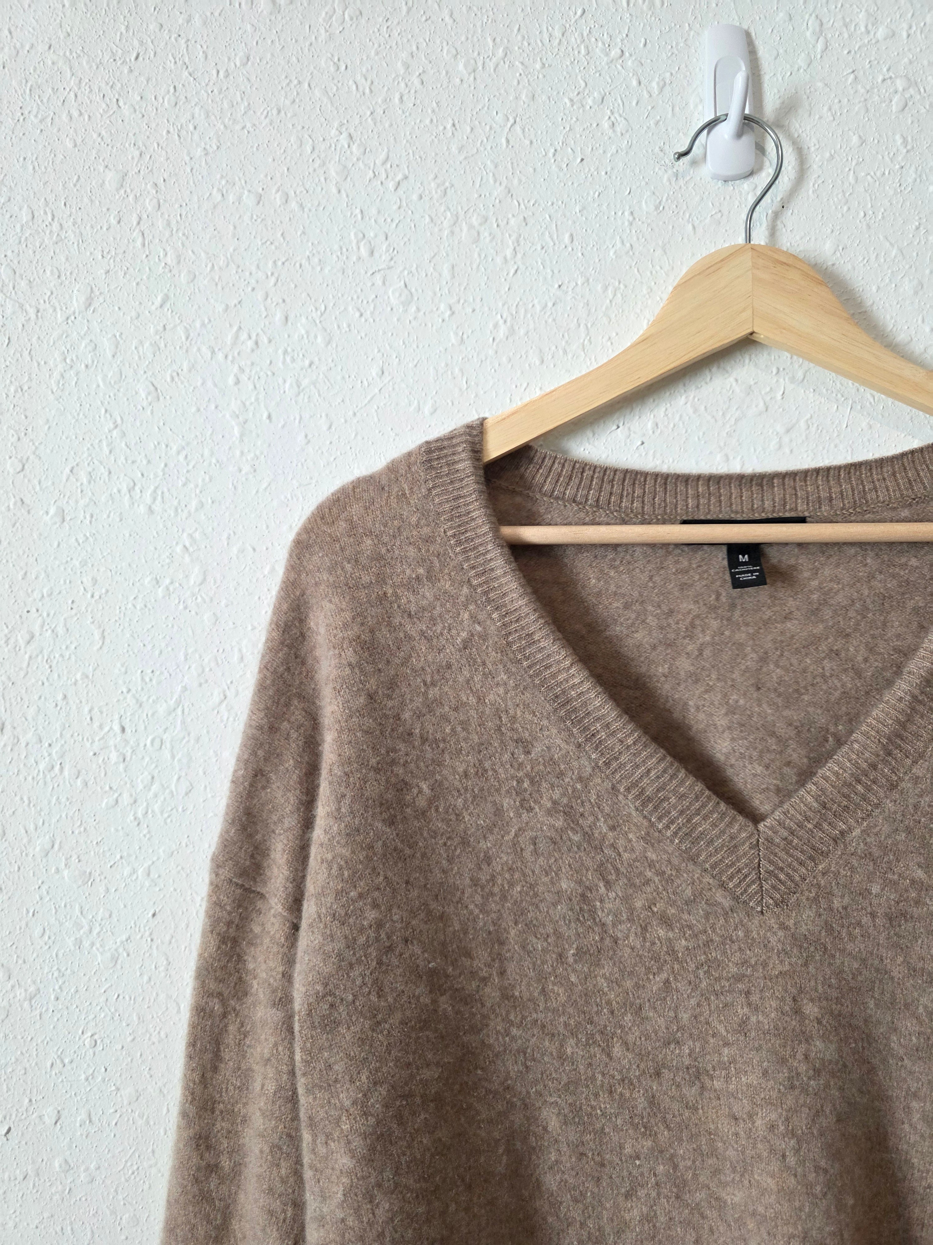 Banana Republic V Neck Cashmere Sweater (M)