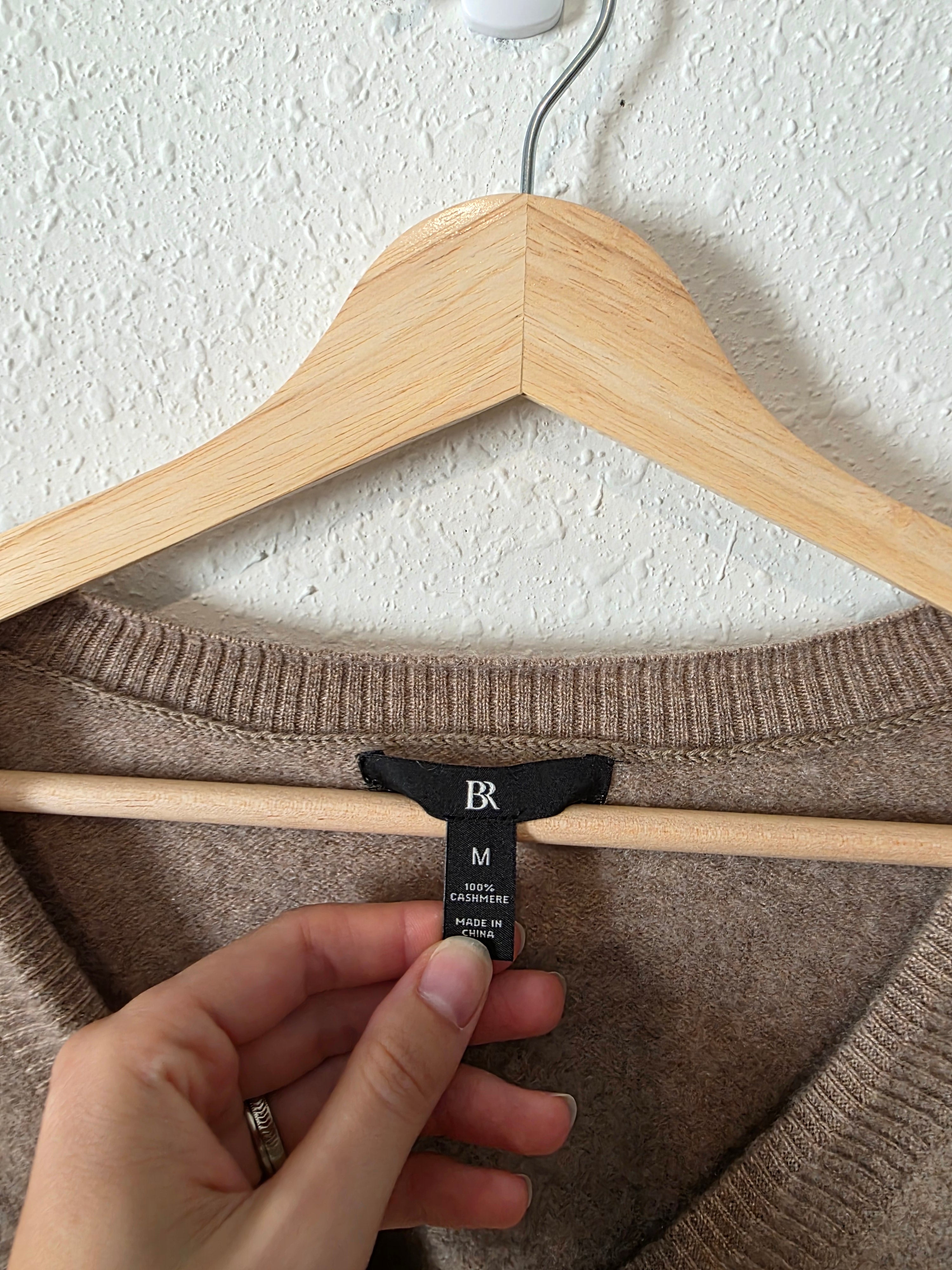 Banana Republic V Neck Cashmere Sweater (M)