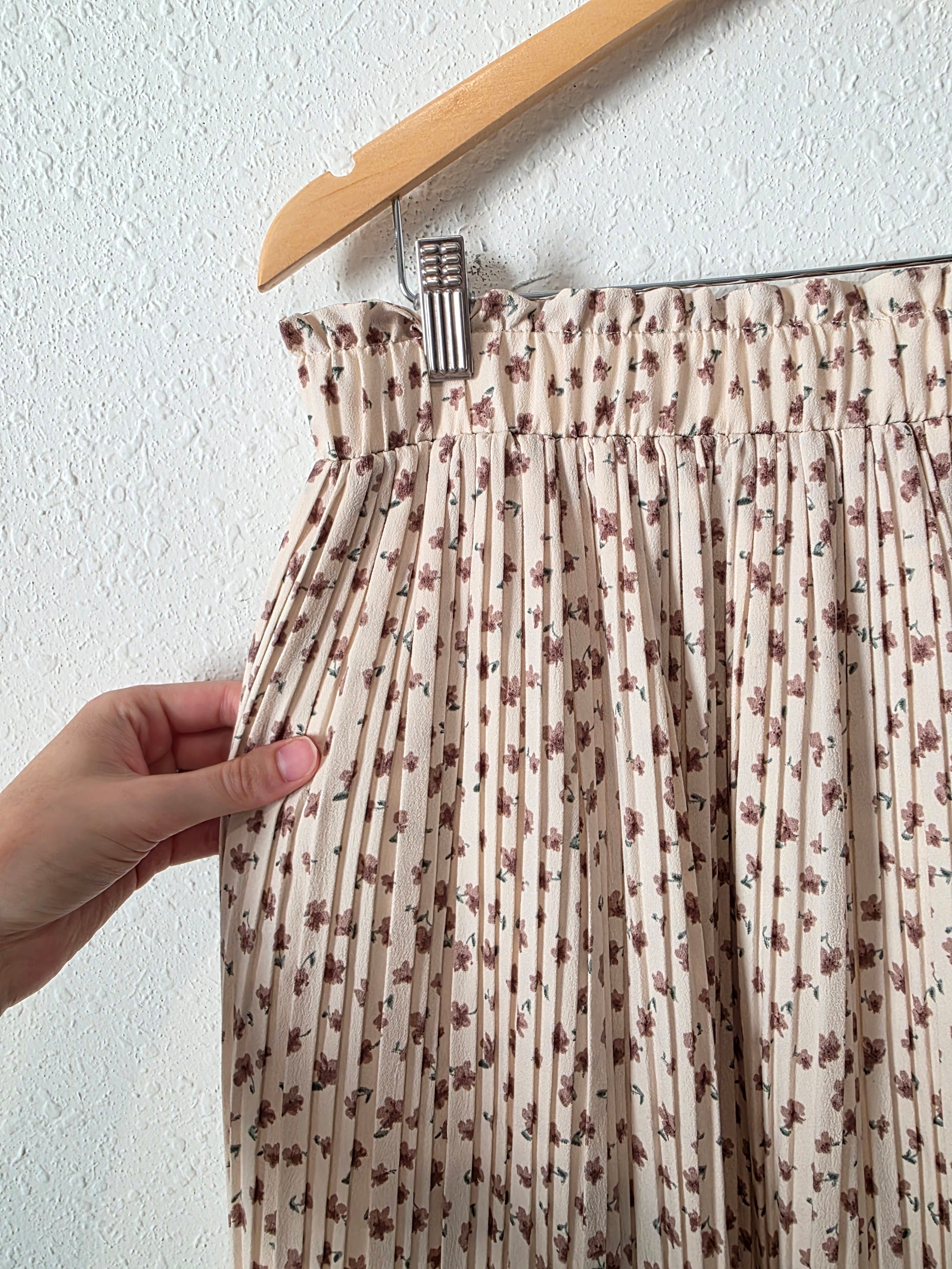 NEW Floral Pleated Midi Skirt (XXL)