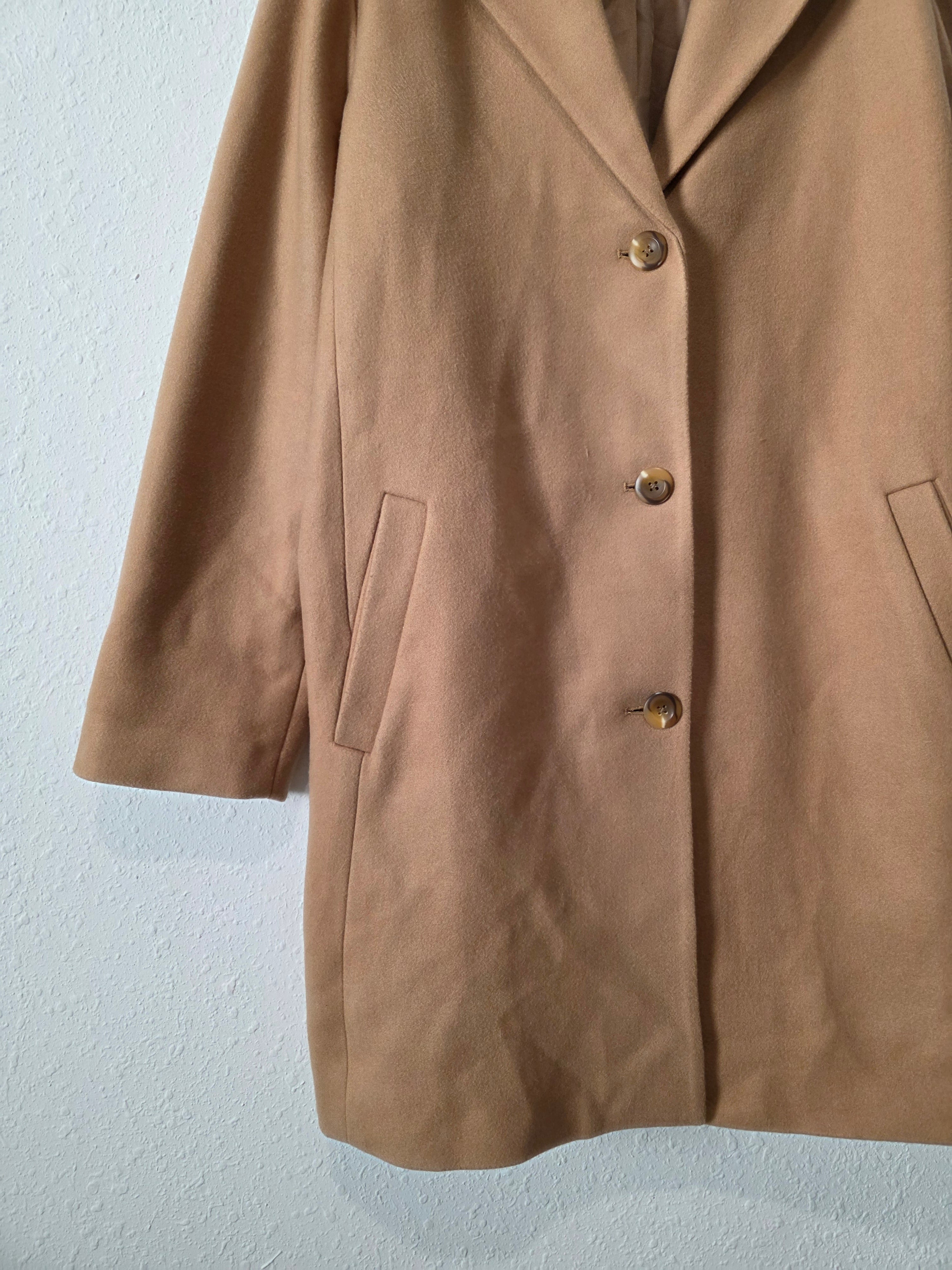 Gap Camel Button Up Coat (XXL)