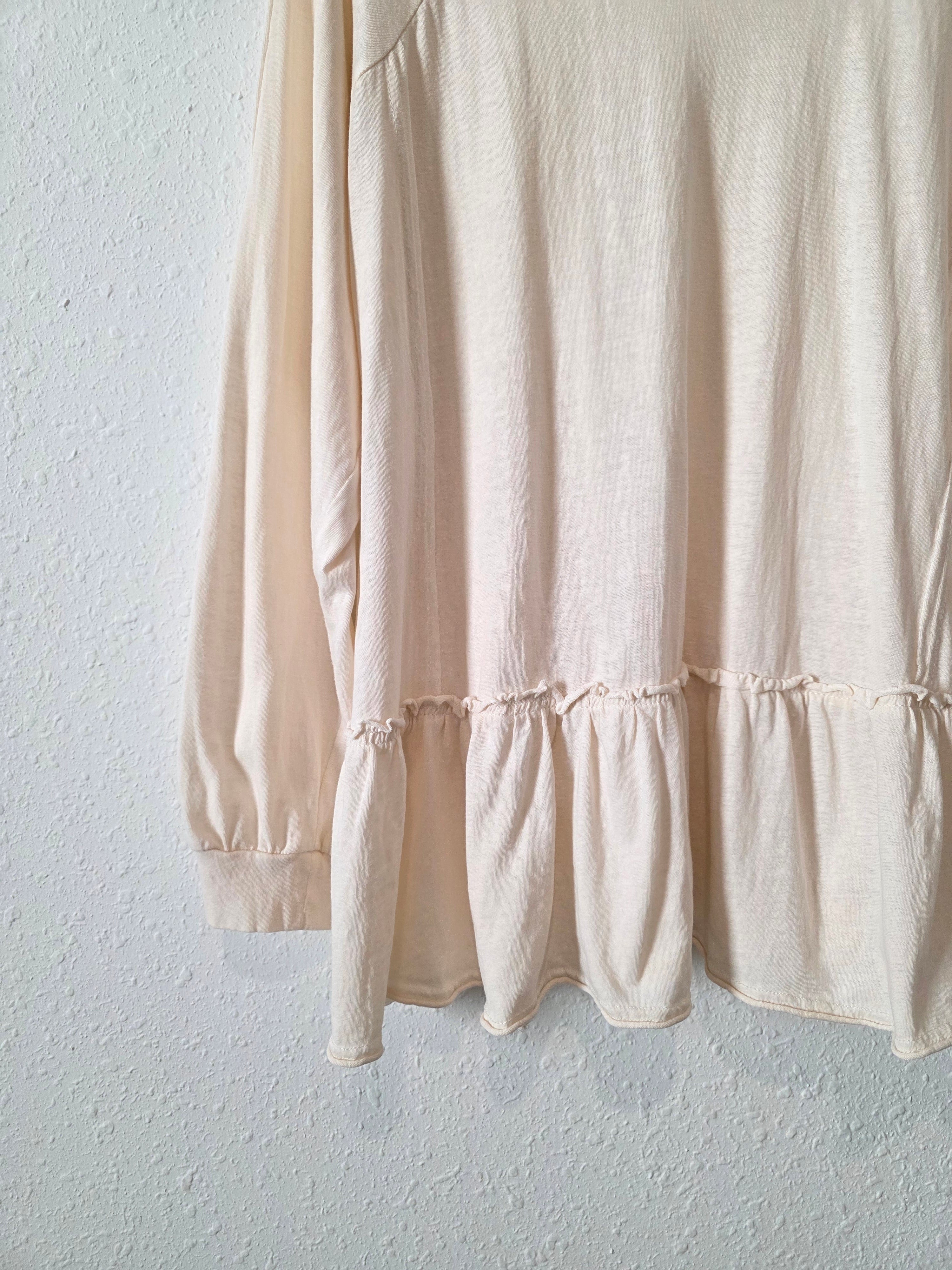 Easel Neutral Ruffle Hem Top (L)