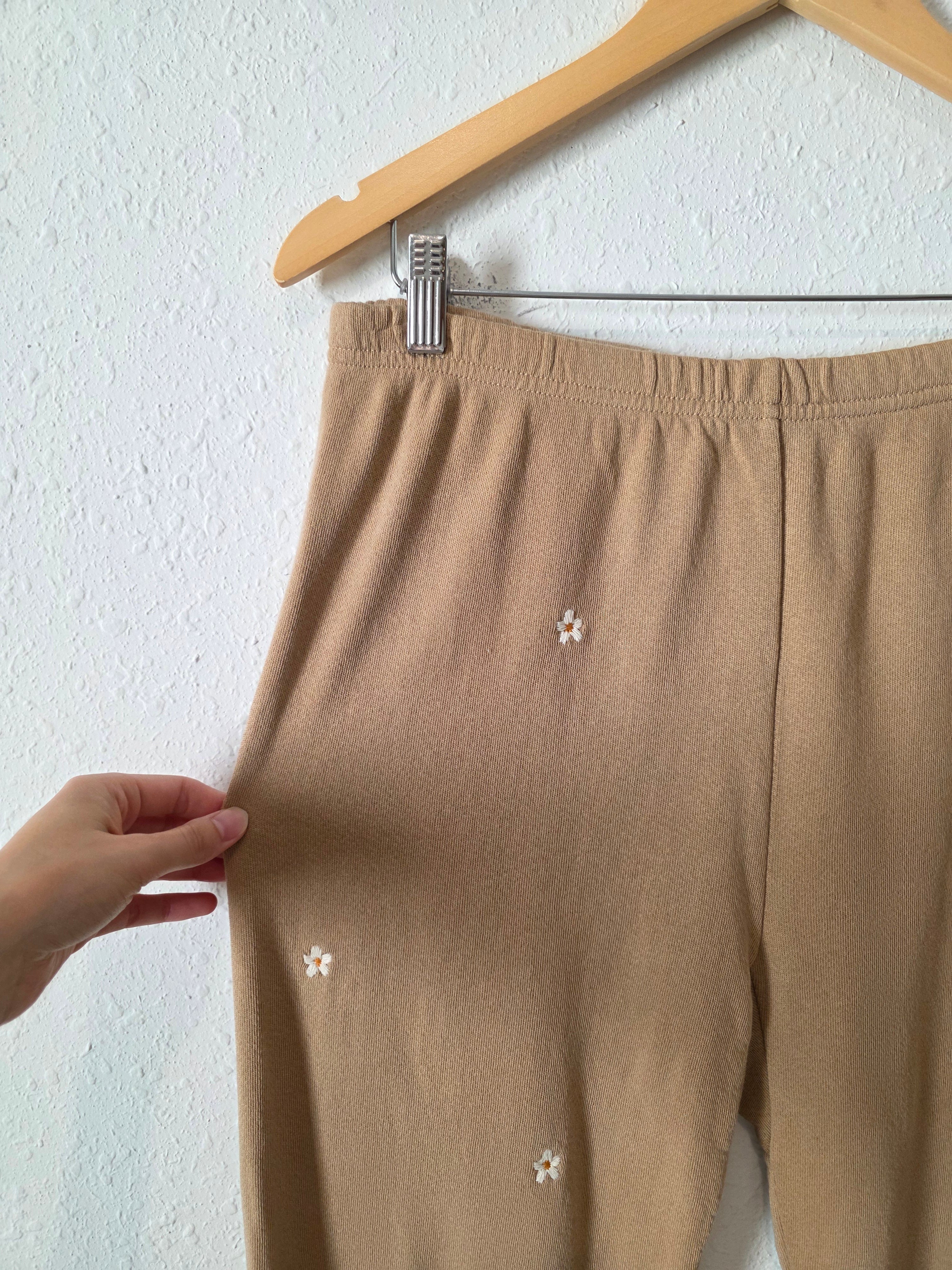 The Great Daisy Embroidered Joggers (M)