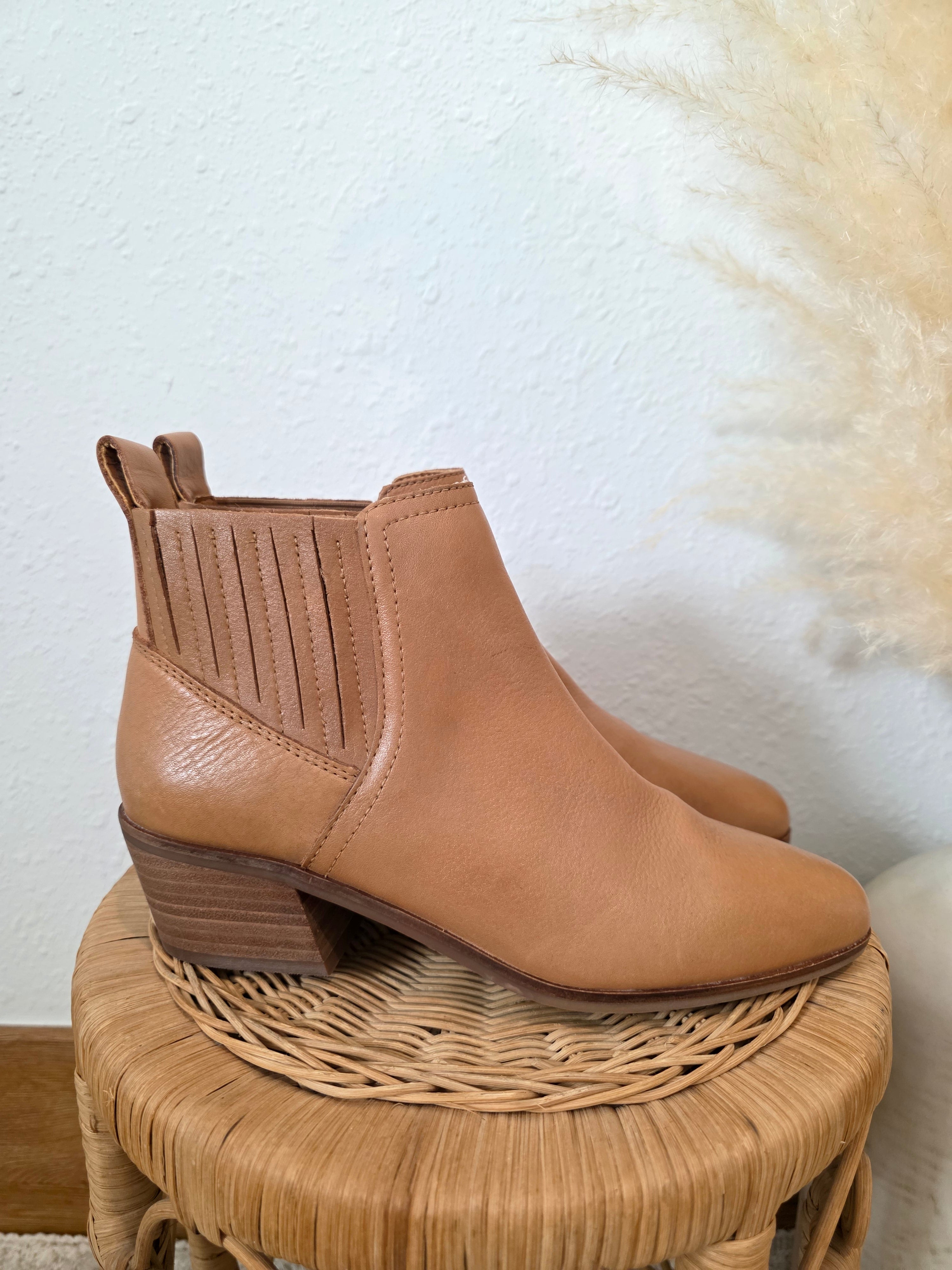 Lucky Brand Leather Ankle Boots (7.5)