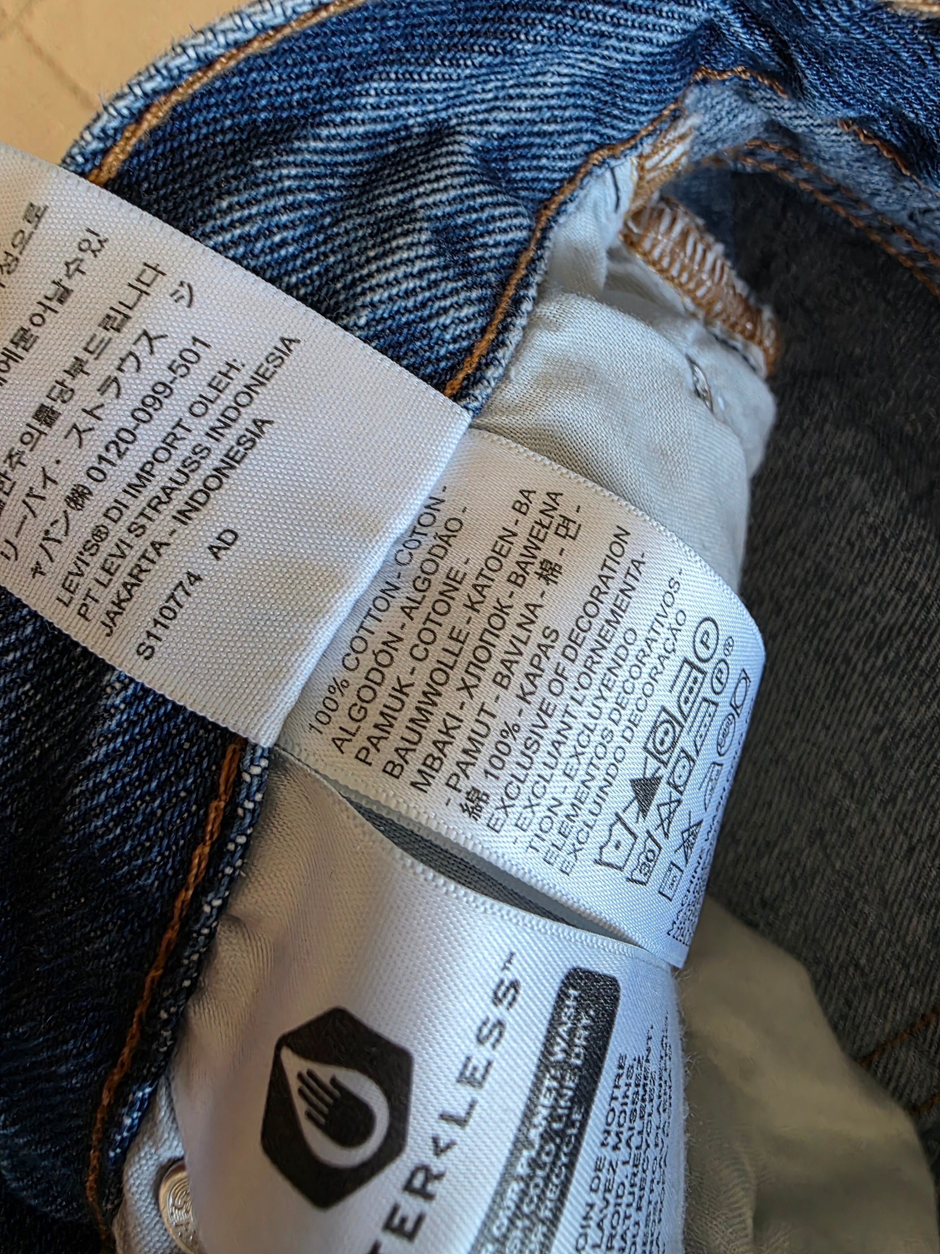 NEW Levi's 501 Straight Jeans (29)