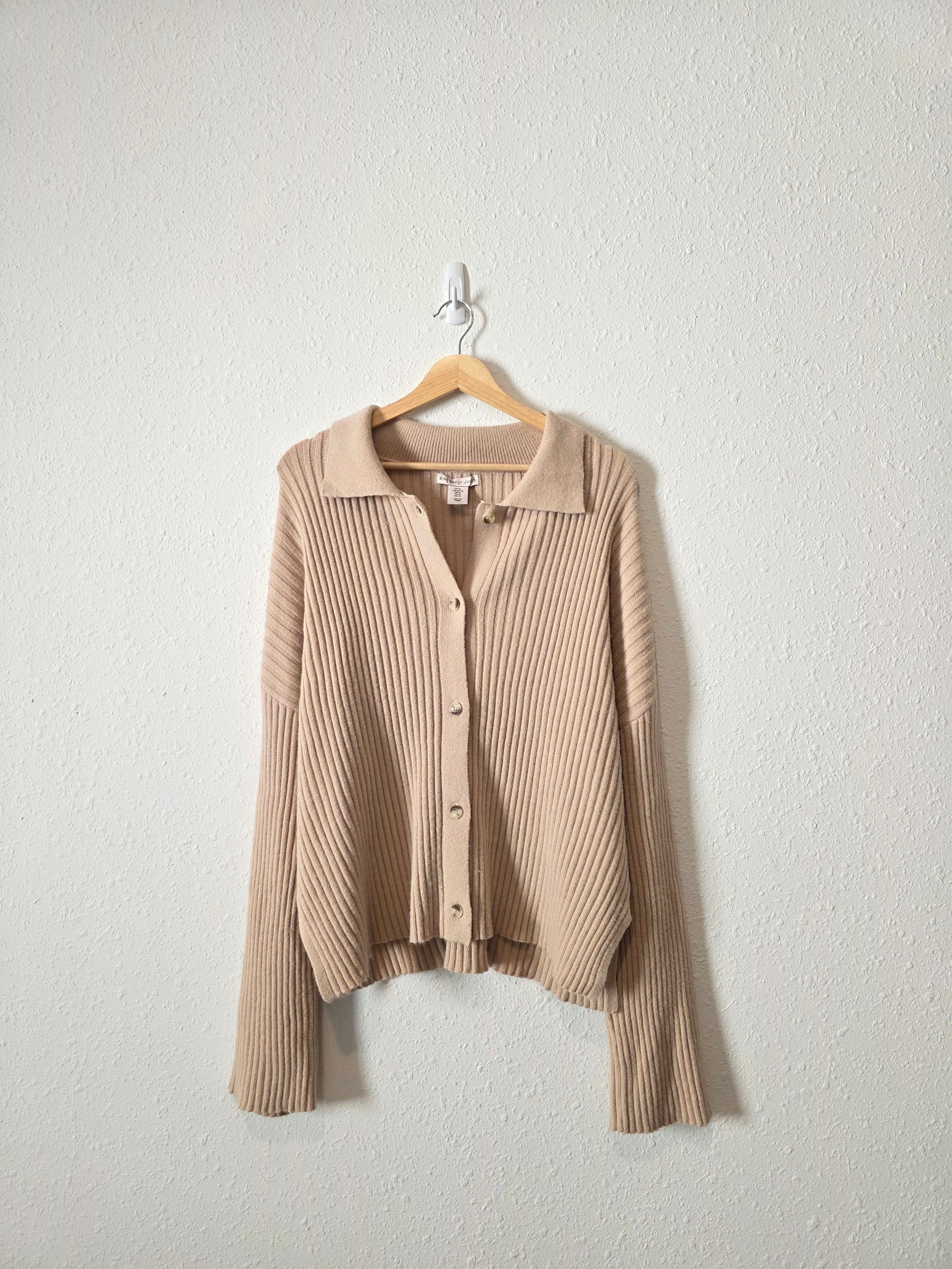 Ribbed Knit Button Up Sweater (XL)