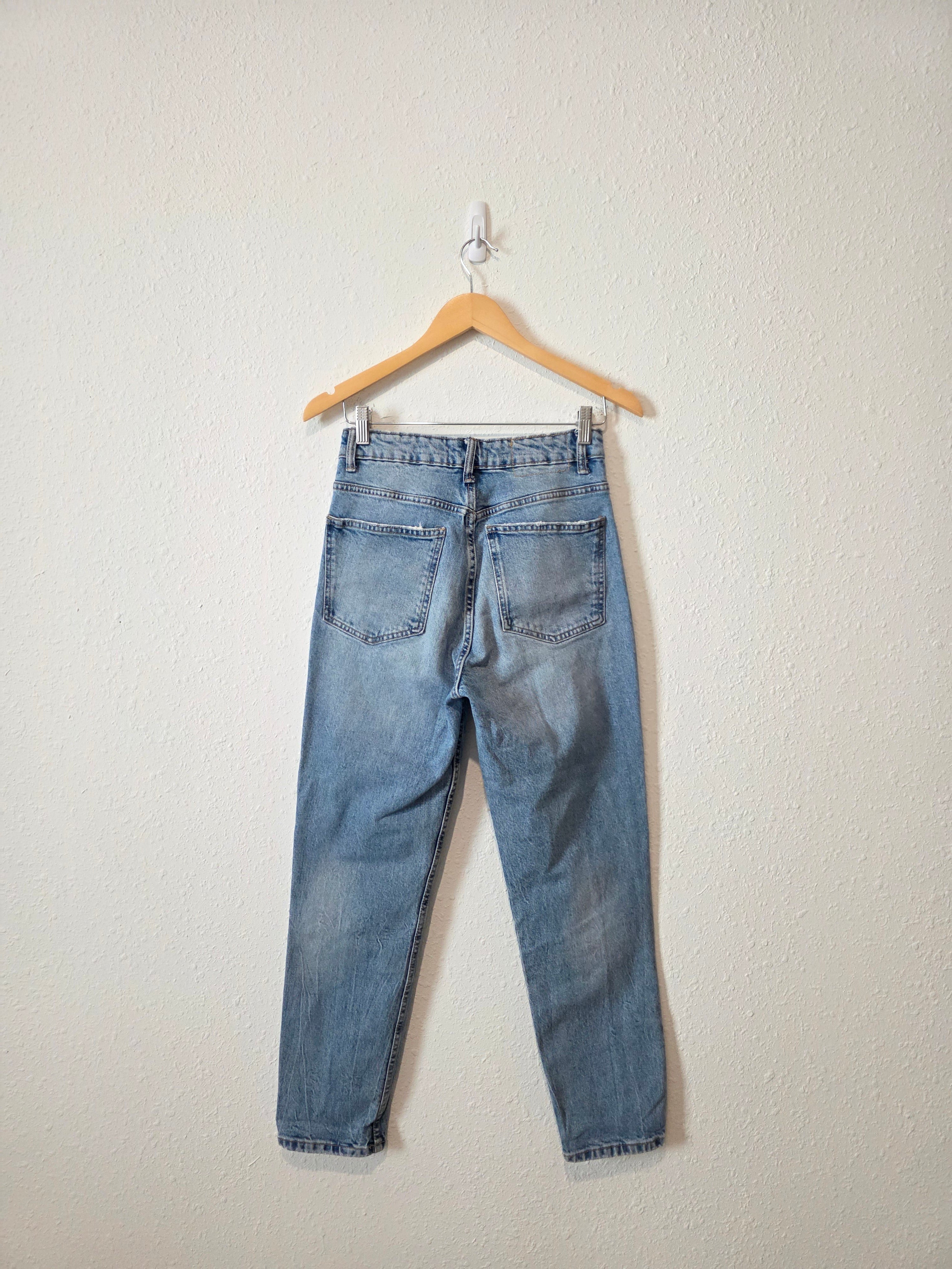 Zara Light Wash Jeans (4)