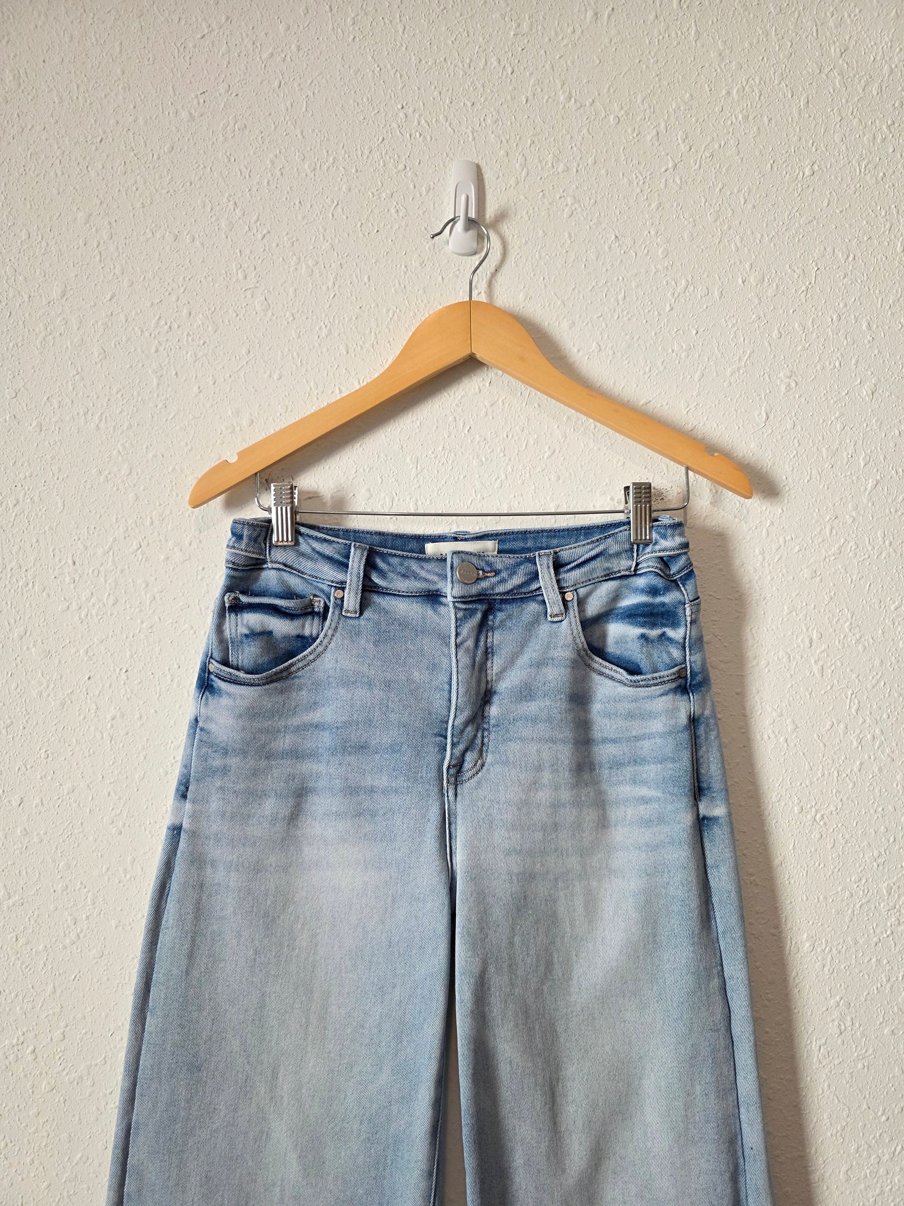 Risen Light Wash Wide Leg Jeans (29)