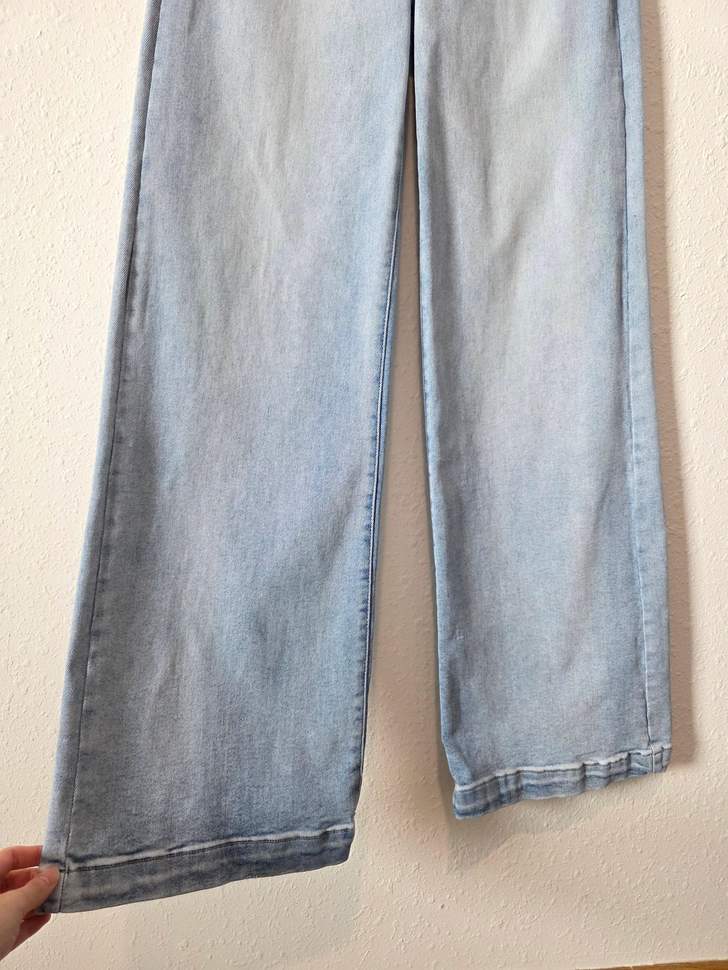Risen Light Wash Wide Leg Jeans (29)