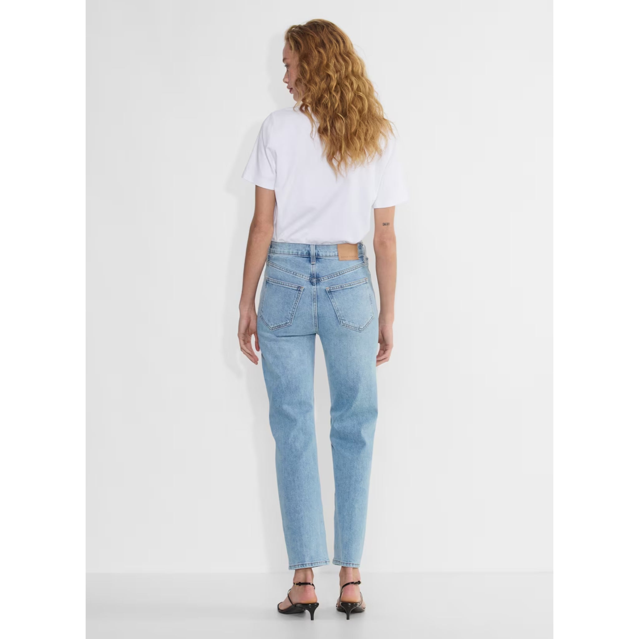 Denim Forum Straight Jeans (25)