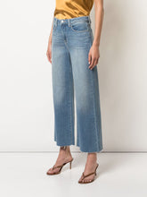 Load image into Gallery viewer, L&#39;agence Wide Leg Jeans (30)
