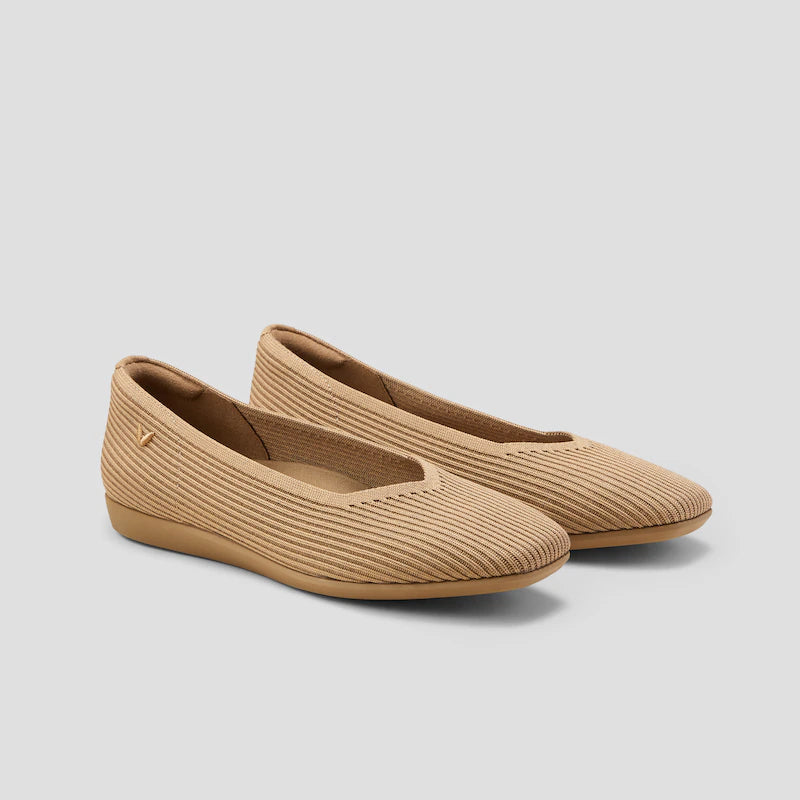 Vivaia Square Toe Rib Flats (10.5)