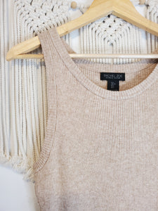 Ribbed Knit Midi Dress (L)