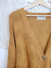 Load image into Gallery viewer, Vintage Chunky Sweater (L)

