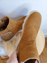 Load image into Gallery viewer, Chestnut Chelsea Boots (8.5)
